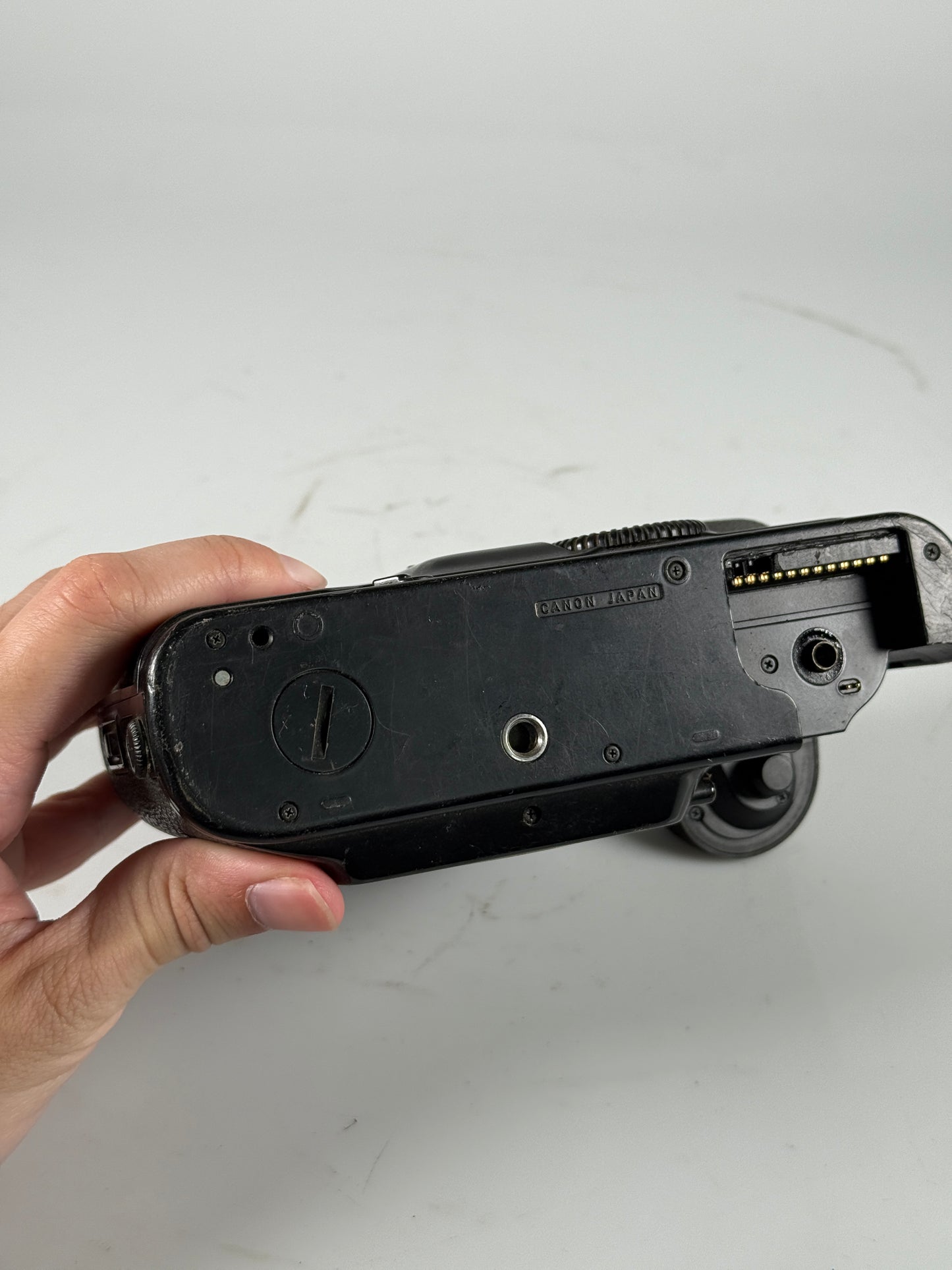 Canon EOS-1 SLR 35mm Film Camera Body