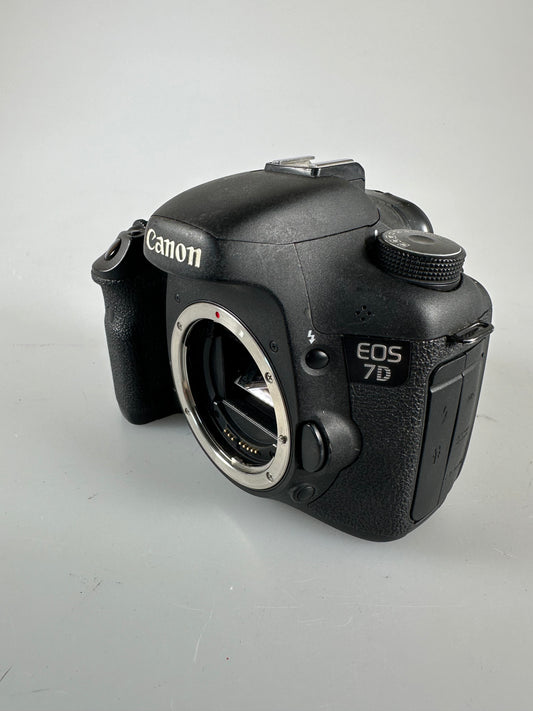 Canon EOS 7D 18MP Digital SLR Camera Body