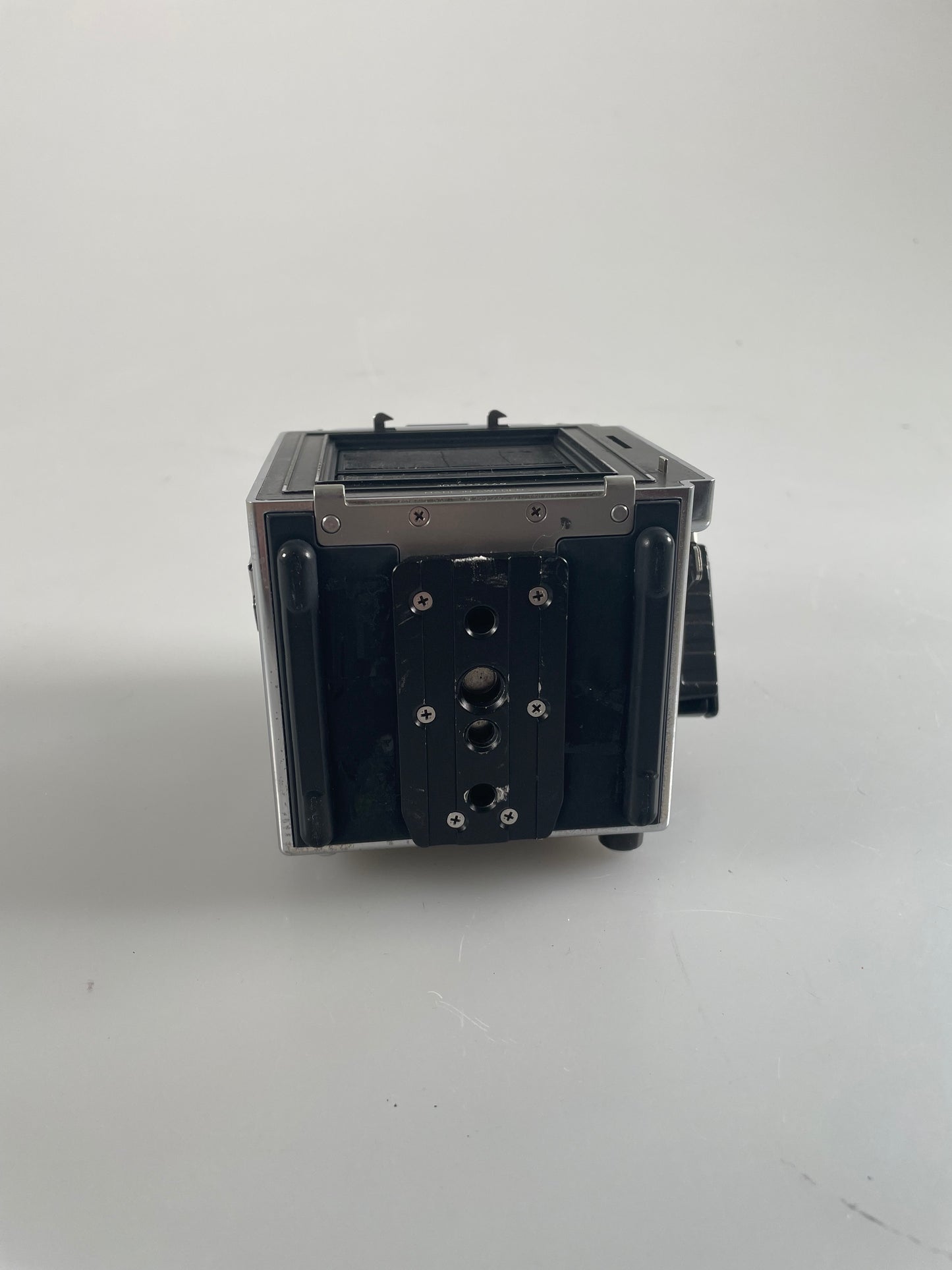 Hasselblad 501CM Medium Format Film Camera Body chrome, wlf waist level, acute focusing screen