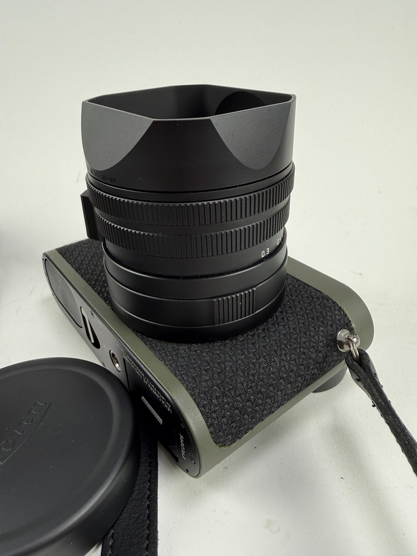 Leica Q2 Reporter Edition 47.3MP Digital Camera 19063