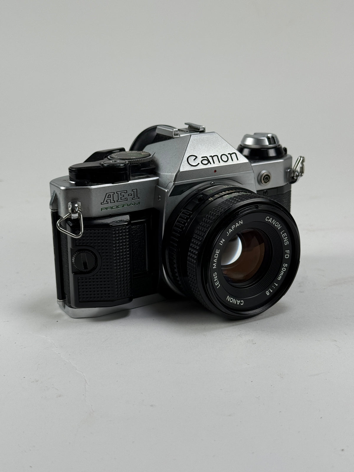 CANON AE-1 PROGRAM chrome SLR 35mm Film Camera with 50mm f1.8 FD KIT