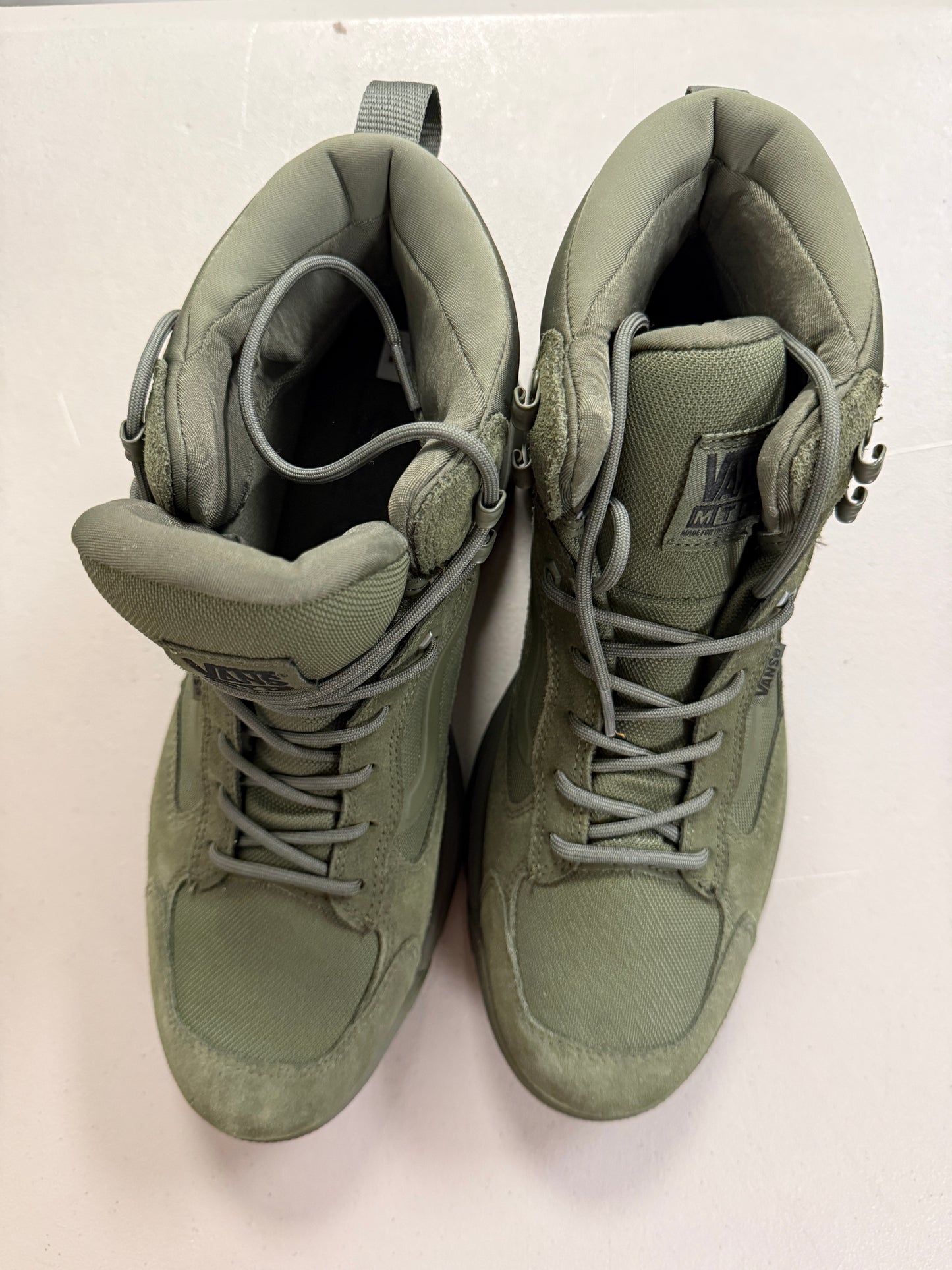 VANS Mens Size 11.5 MTE Gore Tex Green Boots Waterproof