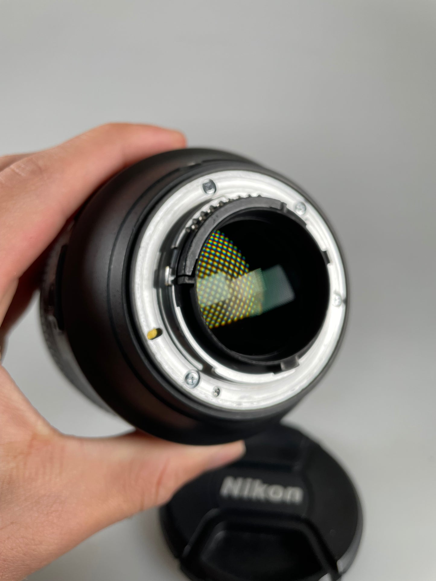 Nikon AF-S NIKKOR 85mm f1.4G N Lens with Hood