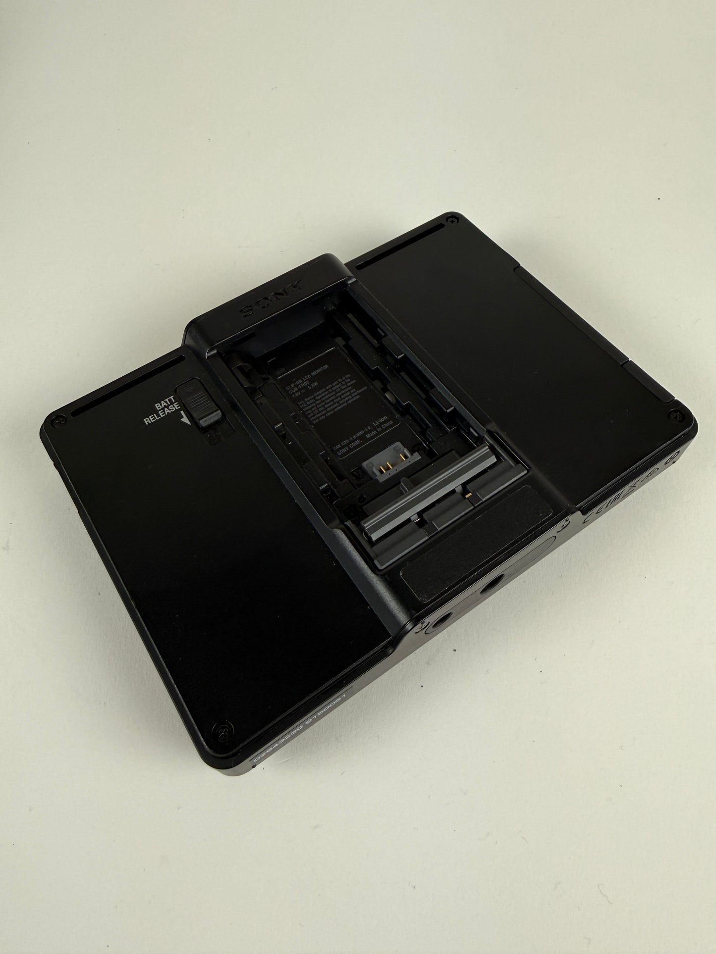 Sony CLMFHD5 CLM-FHD5 Clip-on 5" Full HD LCD On-Camera Monitor, 1920x1080