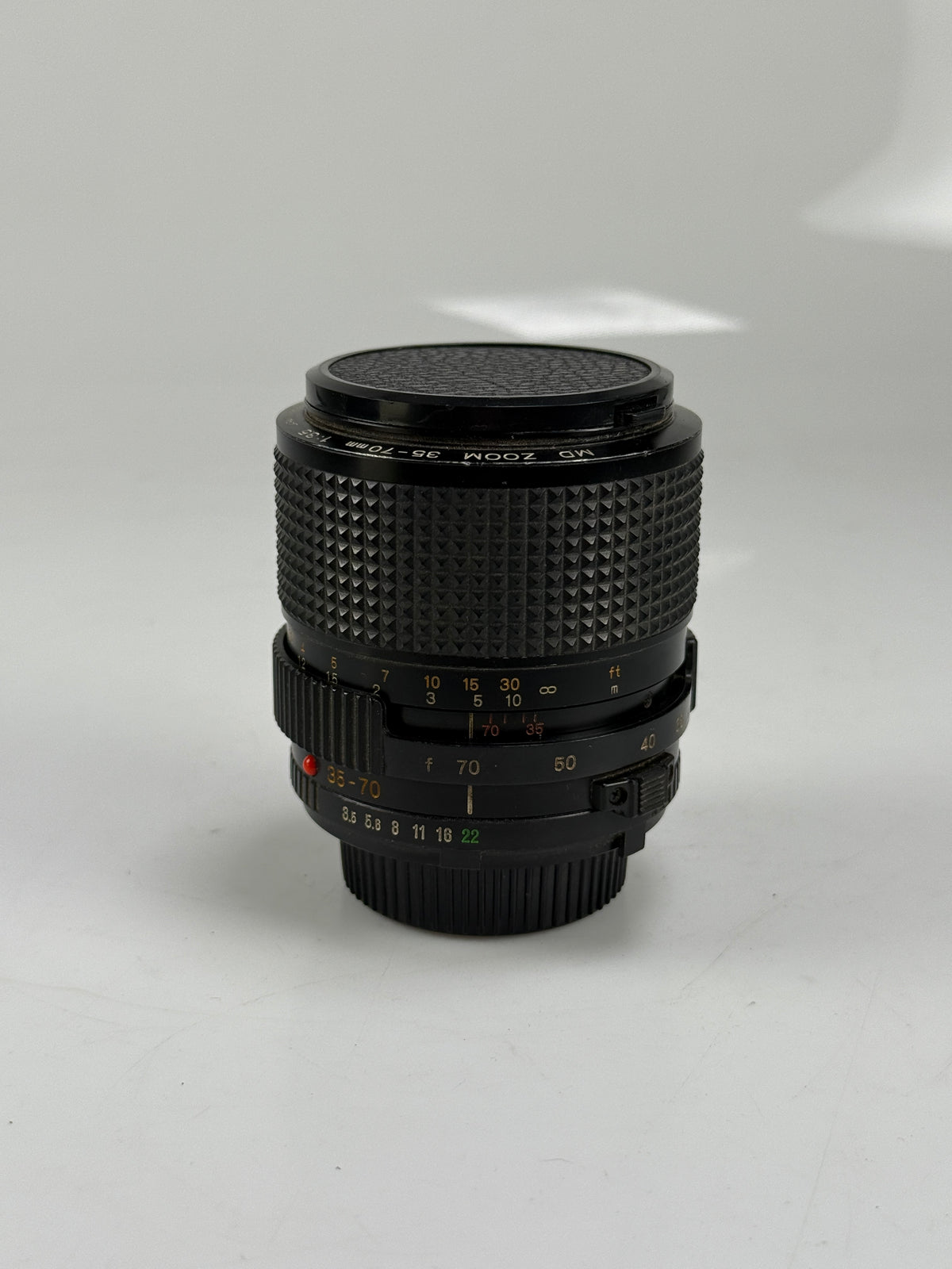 Minolta MD Zoom 35-70mm f3.5 MF Zoom Macro Lens ()
