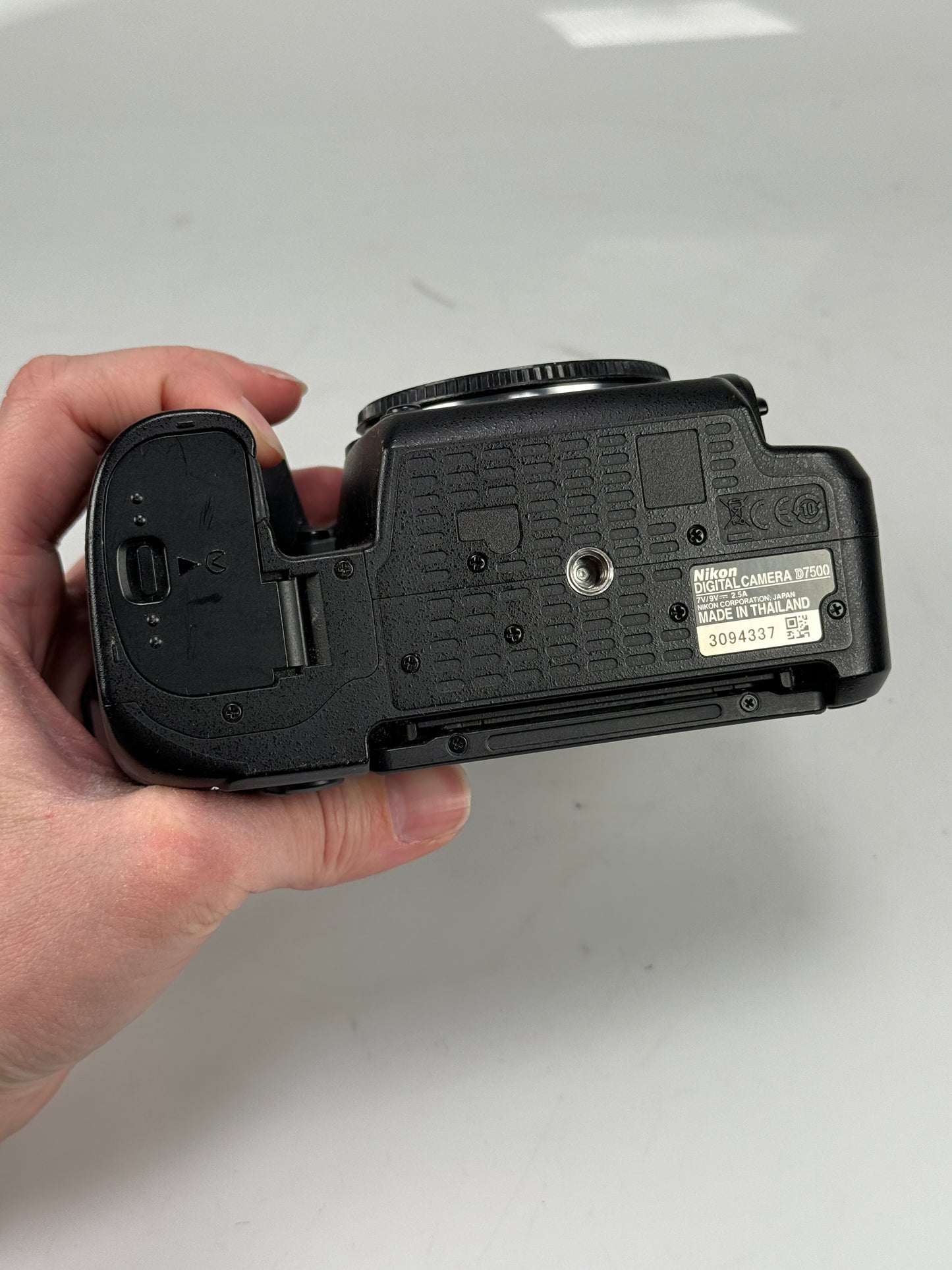 Nikon D7500 20.9MP Digital SLR Camera Body