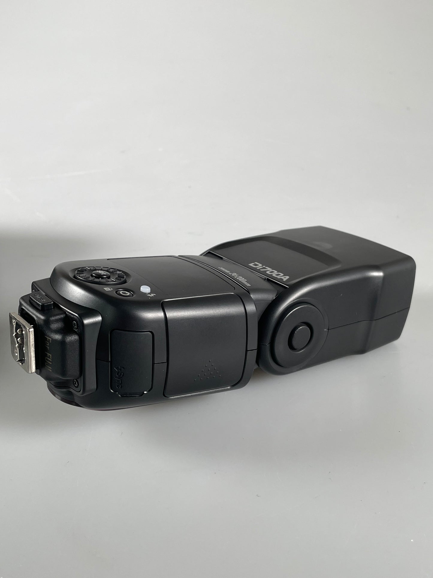 Nissin DI700A flash for Fujifilm cameras