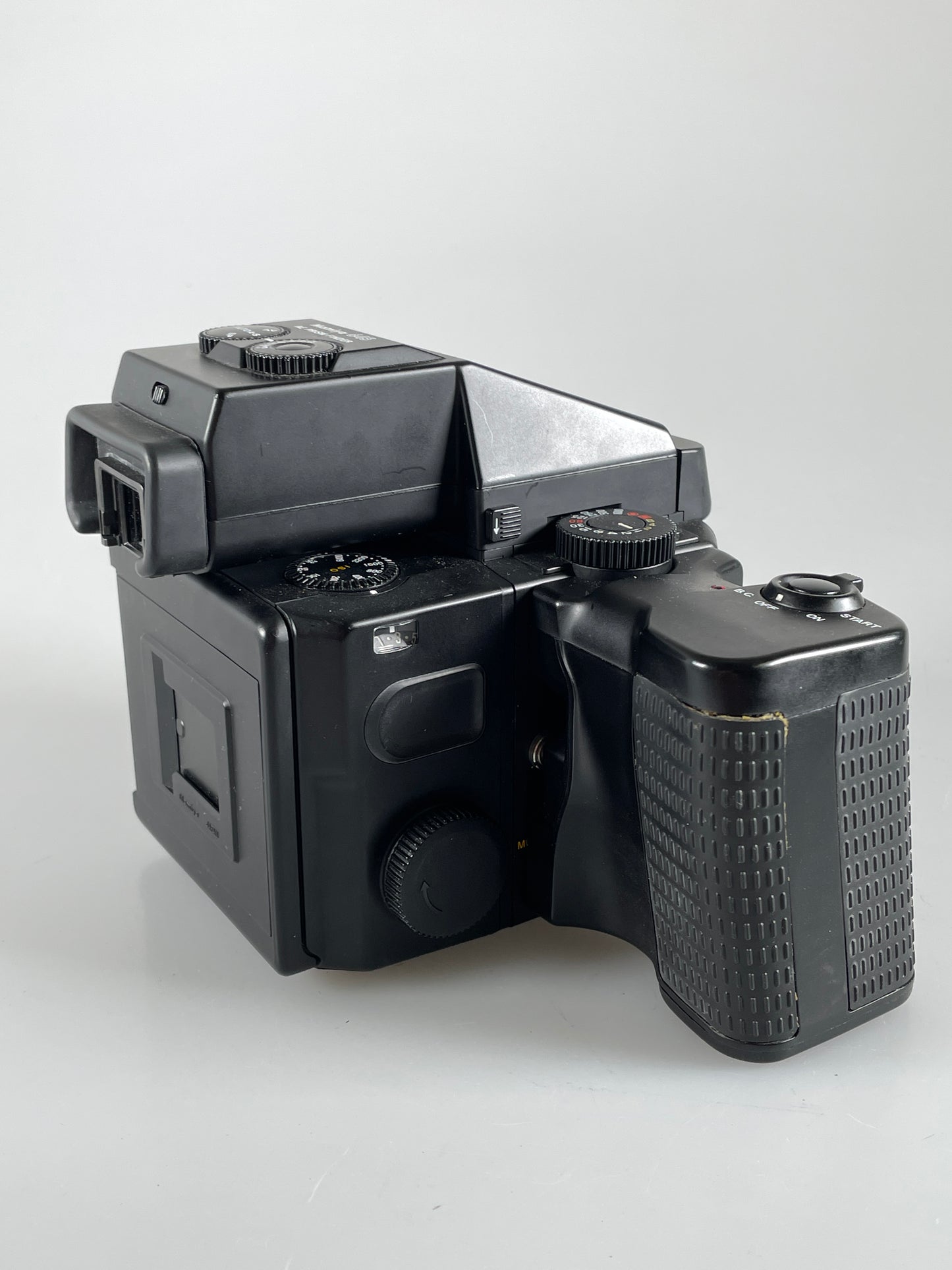 Mamiya 645 Super Medium Format 6x4.5 Film Camera w/ 120 back, prism, grip