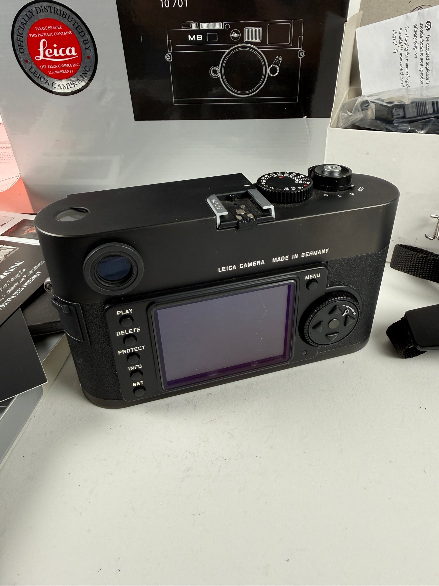 Leica M8 10.3MP Rangefinder Digital Camera Body - Black SC 4836