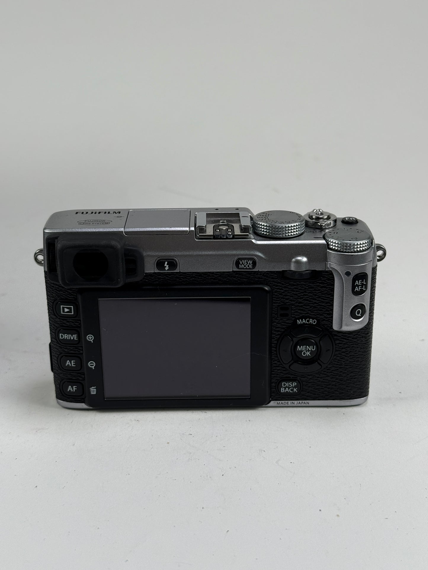 Fuji Fujifilm X-E1 16.3MP Digital Mirrorless Camera Body Silver