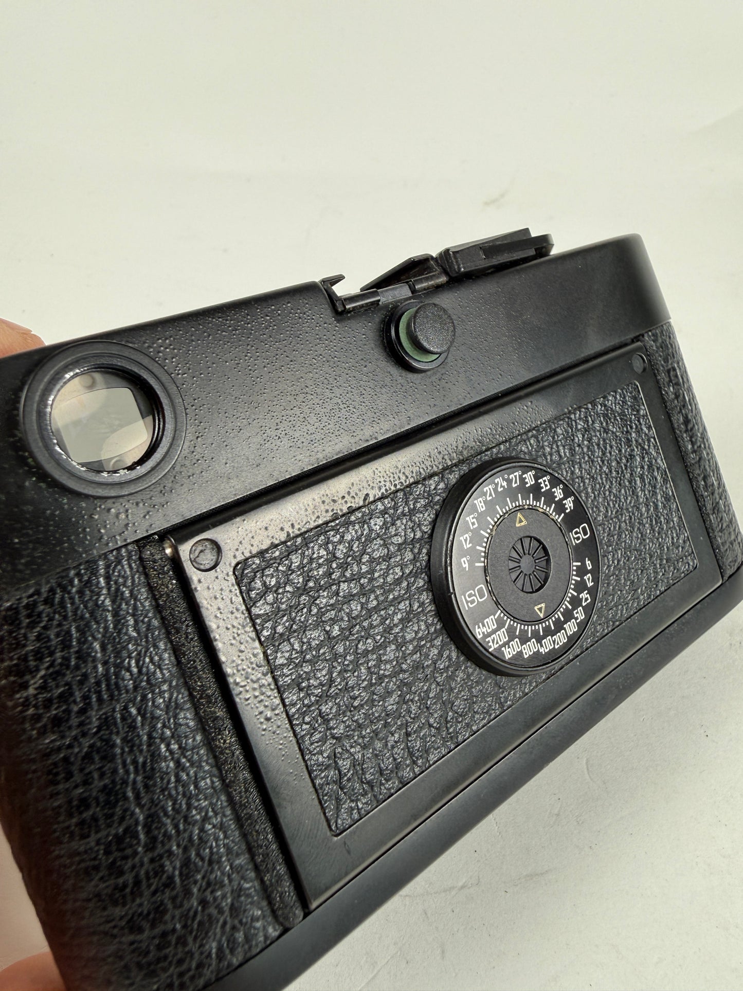 Leica M6 Classic 0.72 35mm rangefinder film camera black
