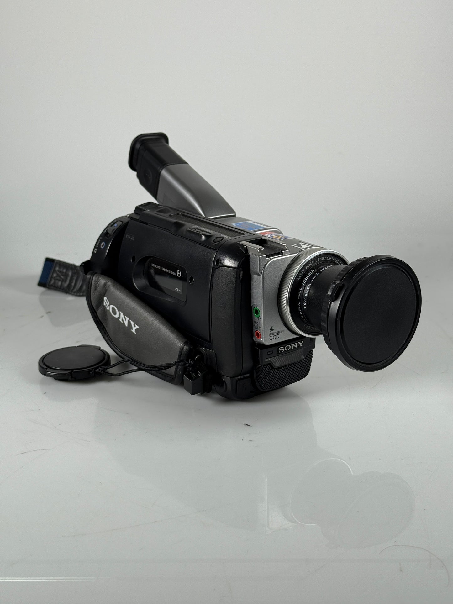 Sony DCR-TRV103 Digital8 8mm Hi8 Video Camcorder