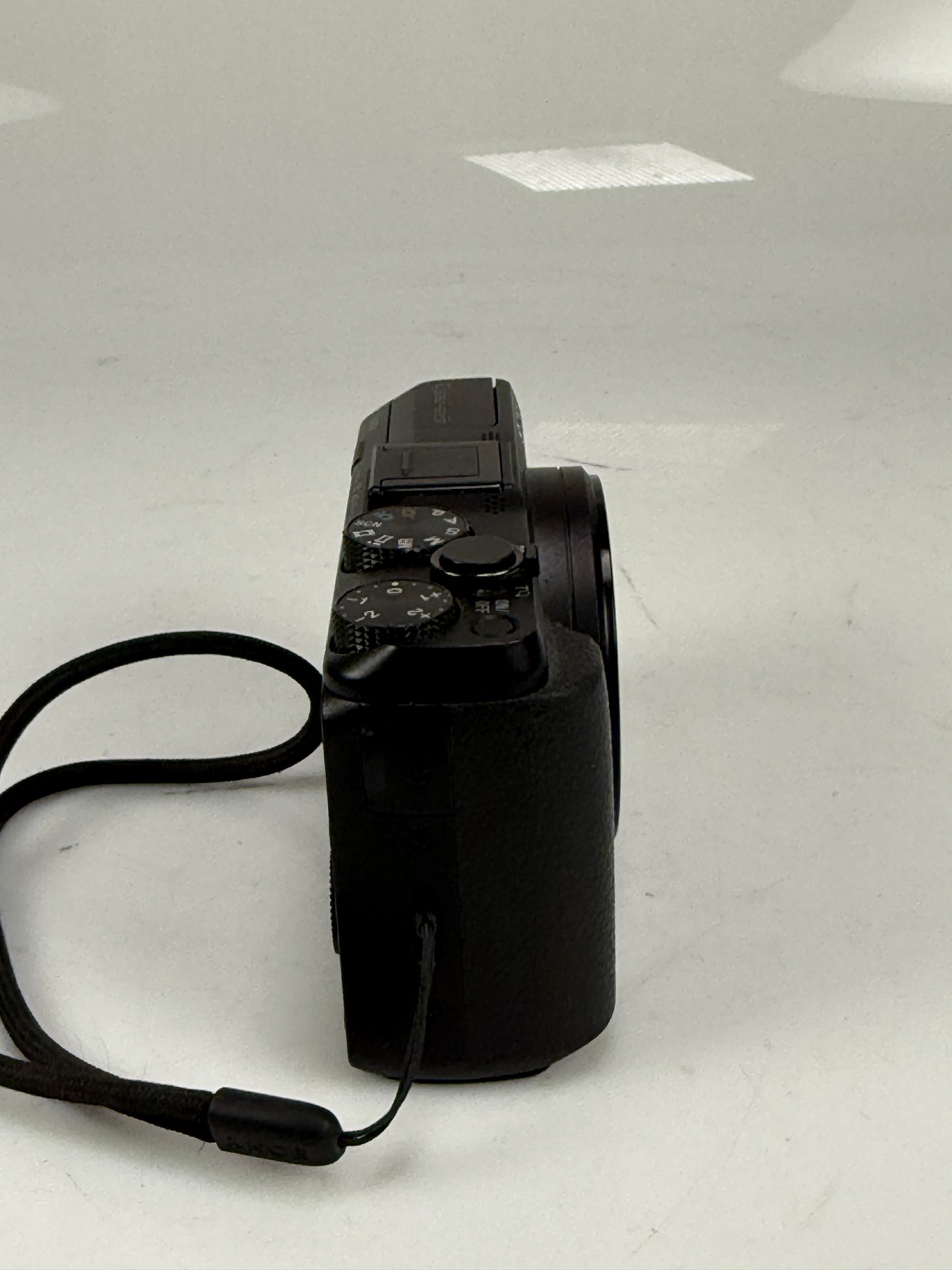 SONY Cyber-Shot DSC-HX50V 20.4MP 30X Zoom Digital Camera