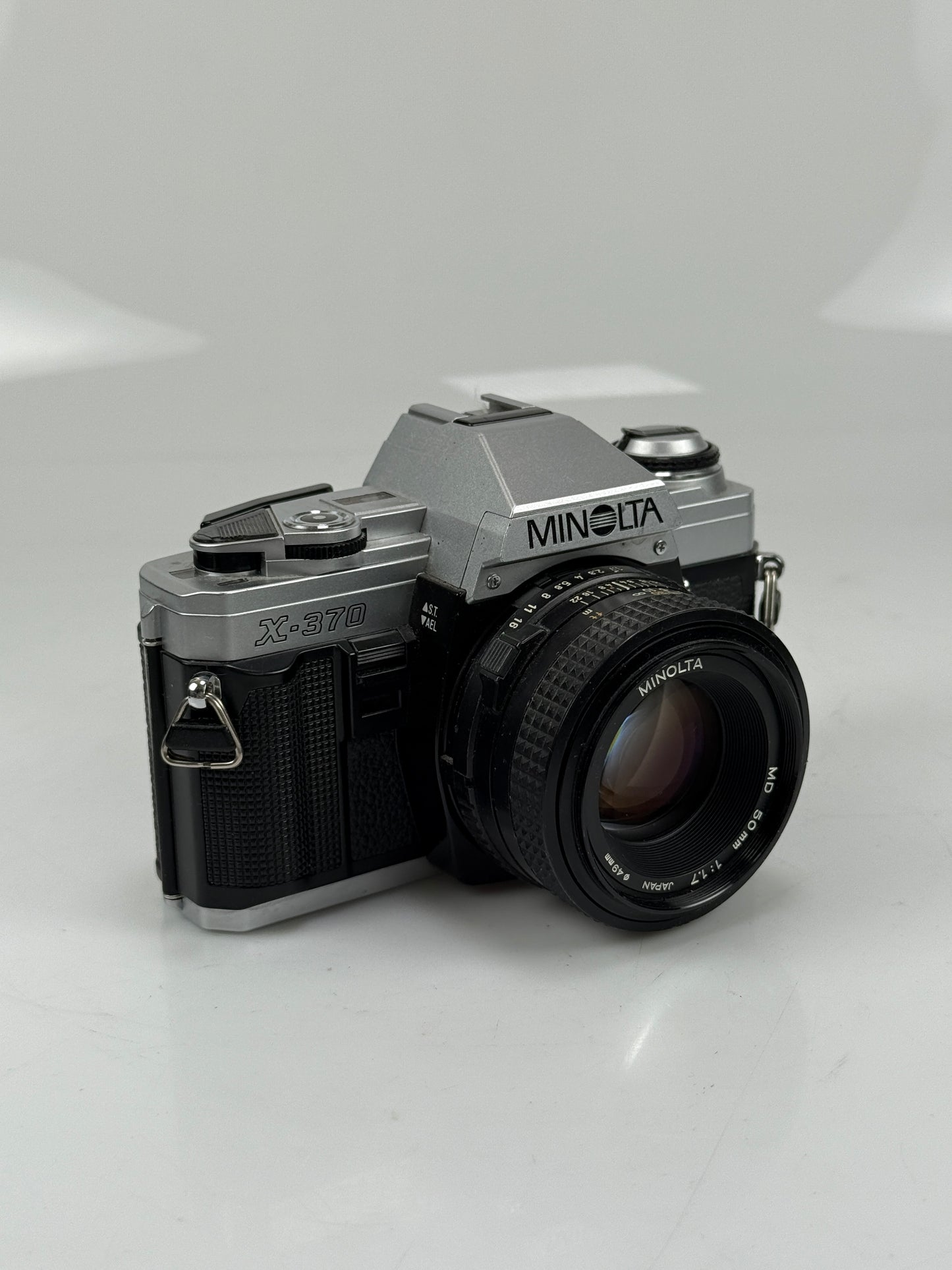 Minolta X-370 35mm SLR Film Camera w/ MD Rokkor-X 50mm f1.7 Lens