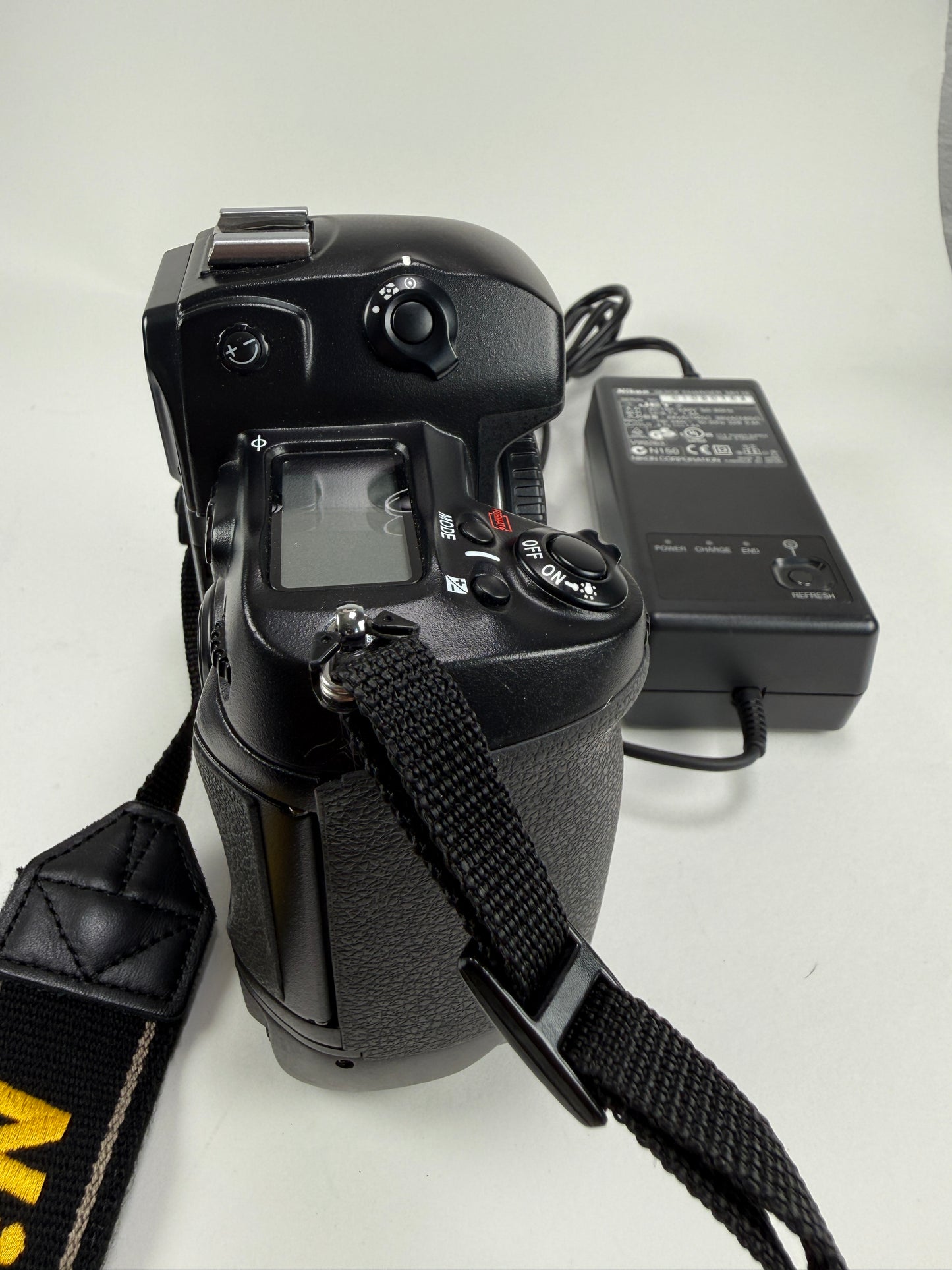 Nikon D1H 2.7MP Digital SLR Camera Body