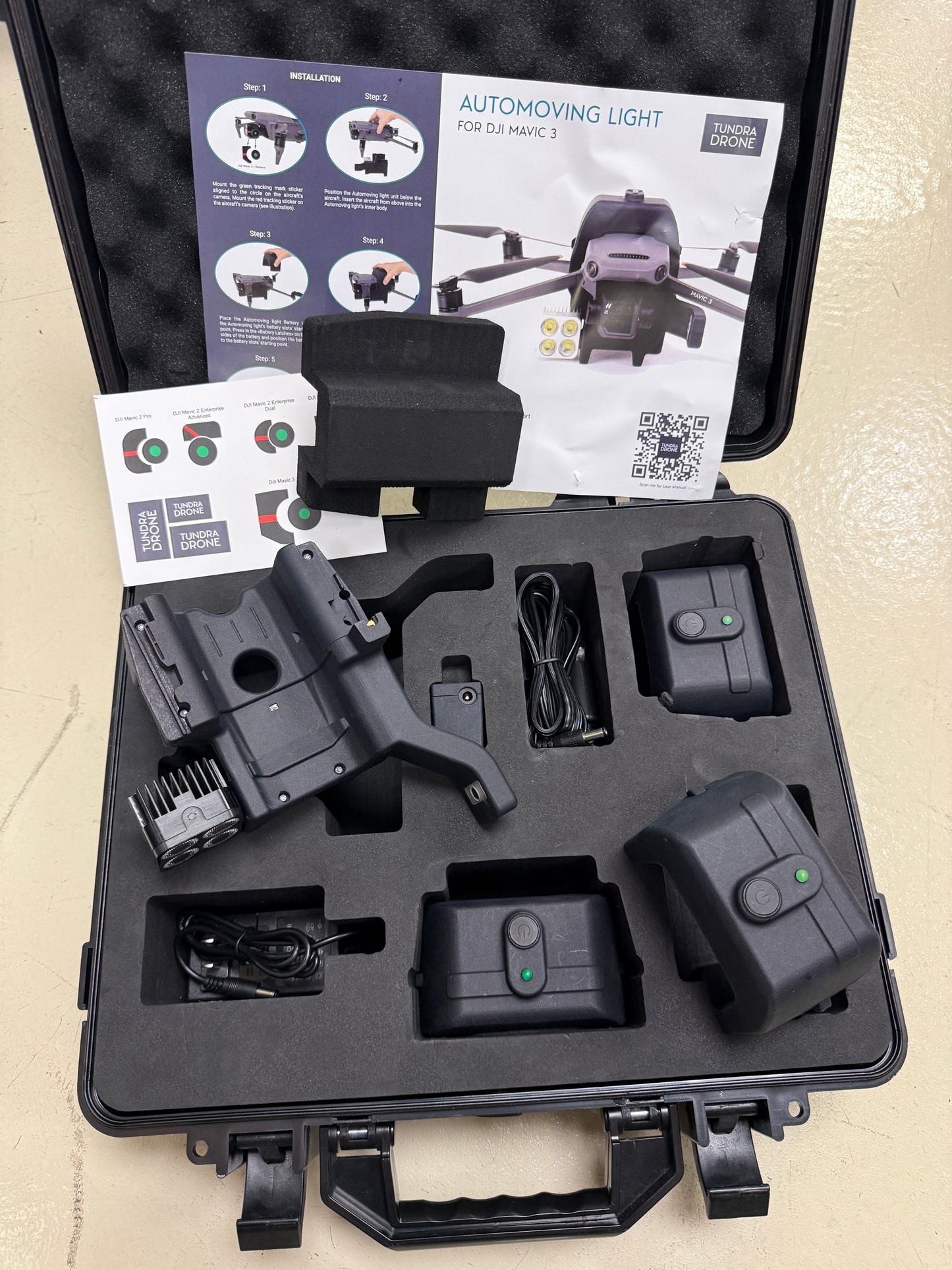 Tundra Drone Automoving Light kit 3 Batteries, charger for DJI Mavic 3