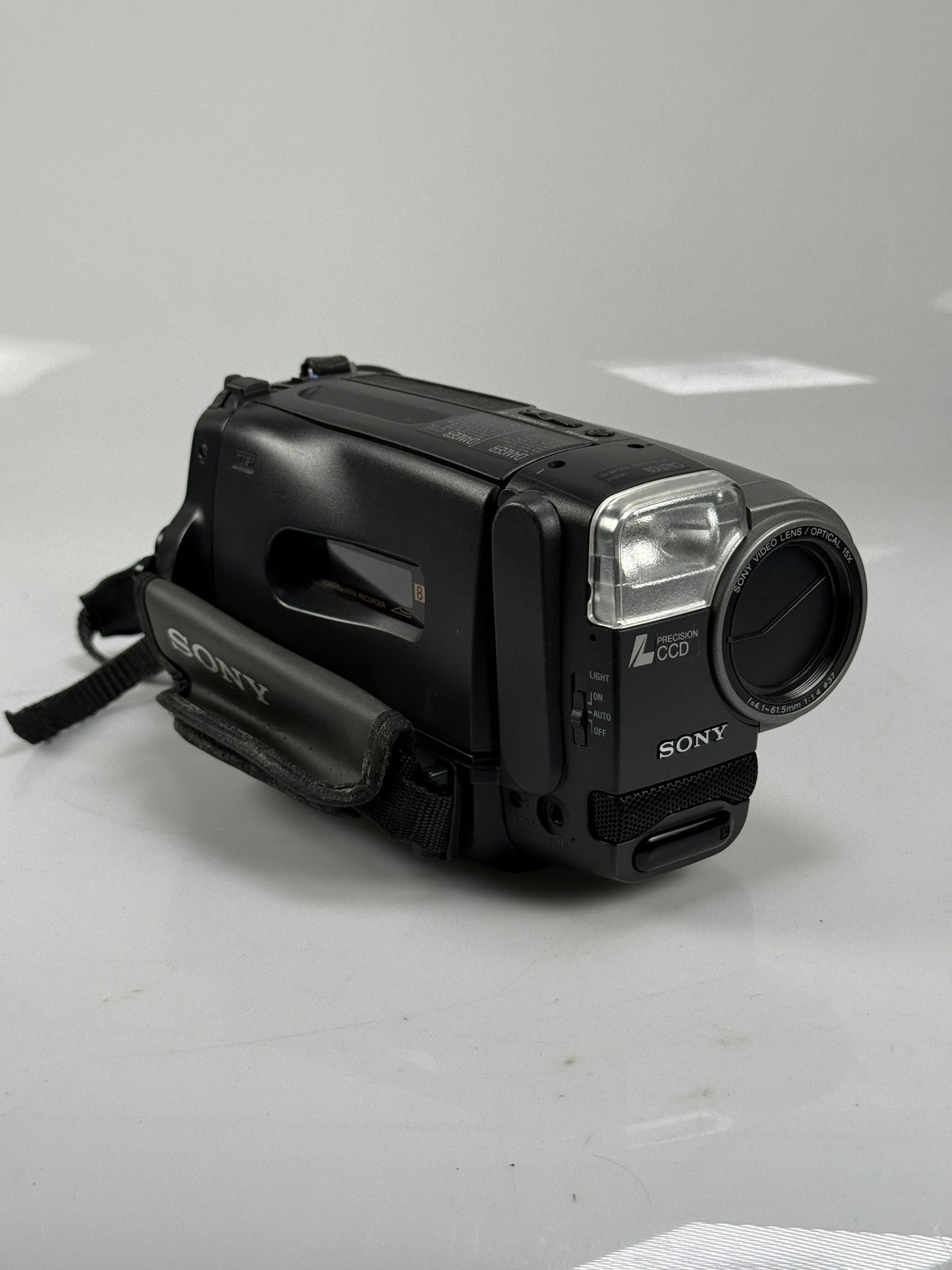 Sony CCD-TR96 Video8 Handycam Camcorder