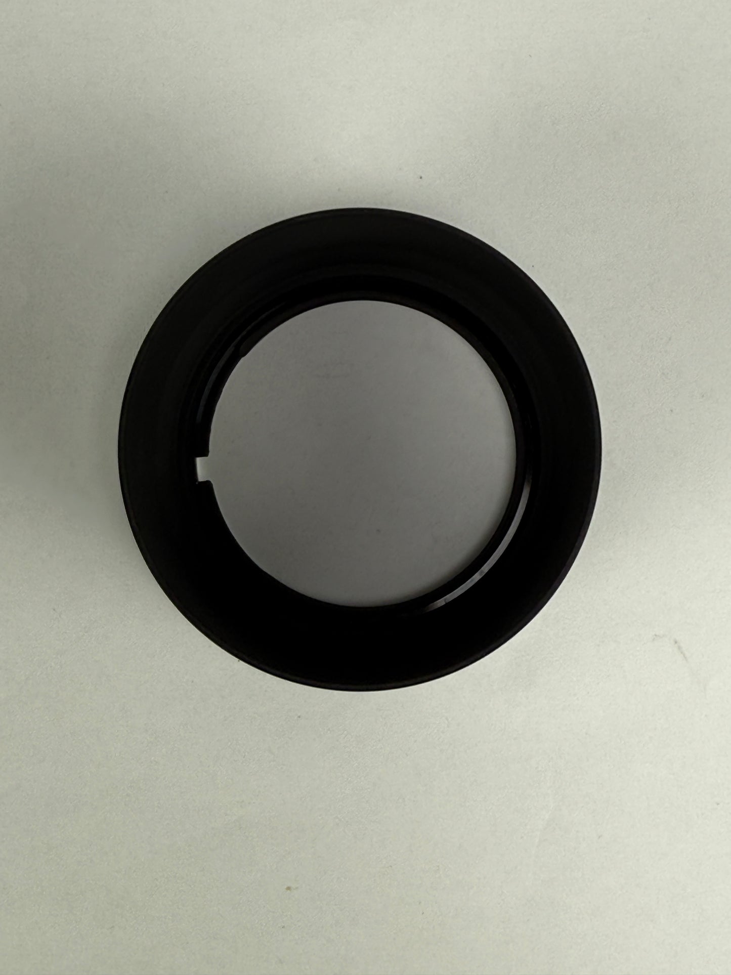 NIKON HS-10 LENS HOOD SHADE FOR 85MM F/2, 105MM F/2.5 LENSES -- 52MM SNAP On