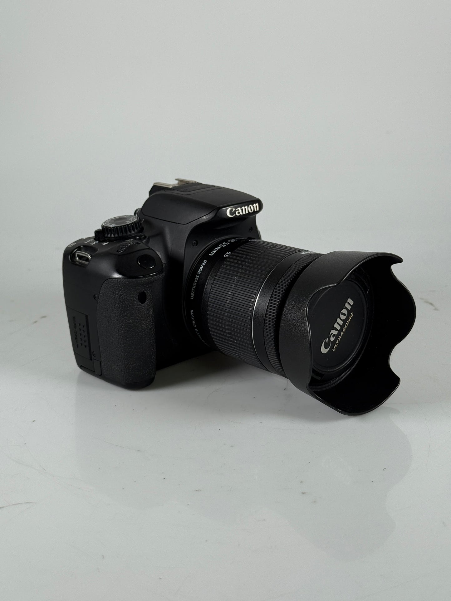 Canon EOS Rebel T4i 18.0 MP Digital SLR Camera 650D - w/ 18-55mm lens