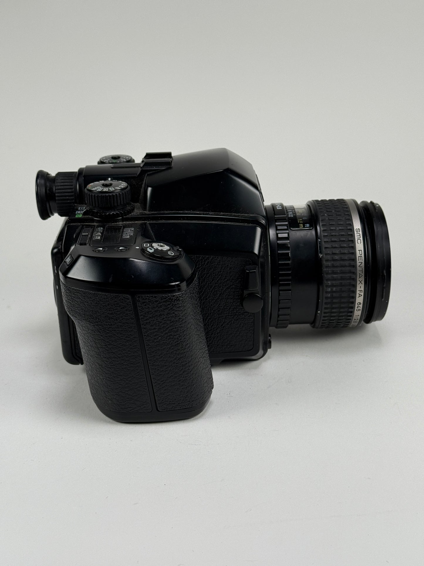 Pentax 645N Medium Format Film Camera + smc FA 45mm f2.8 Lens
