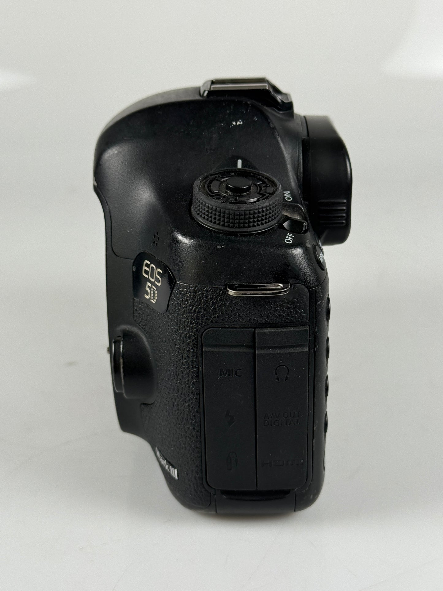 Canon 5D Mark III digital camera SLR Body full frame