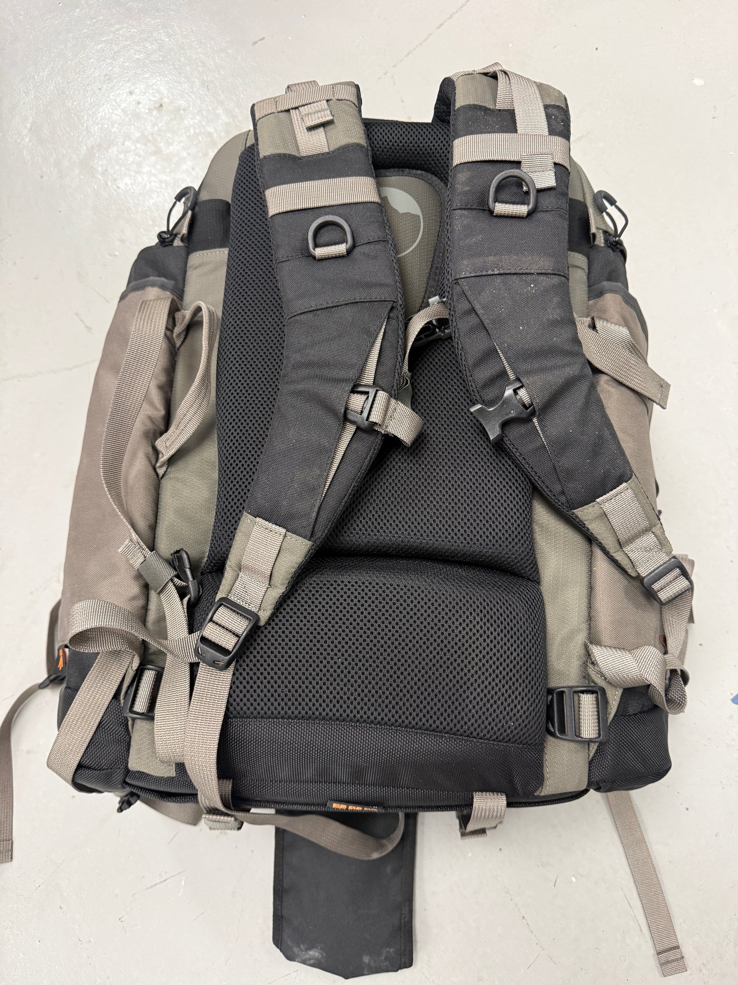 Lowepro Pro Trekker 400 AW - Camera & Accessories Backpack