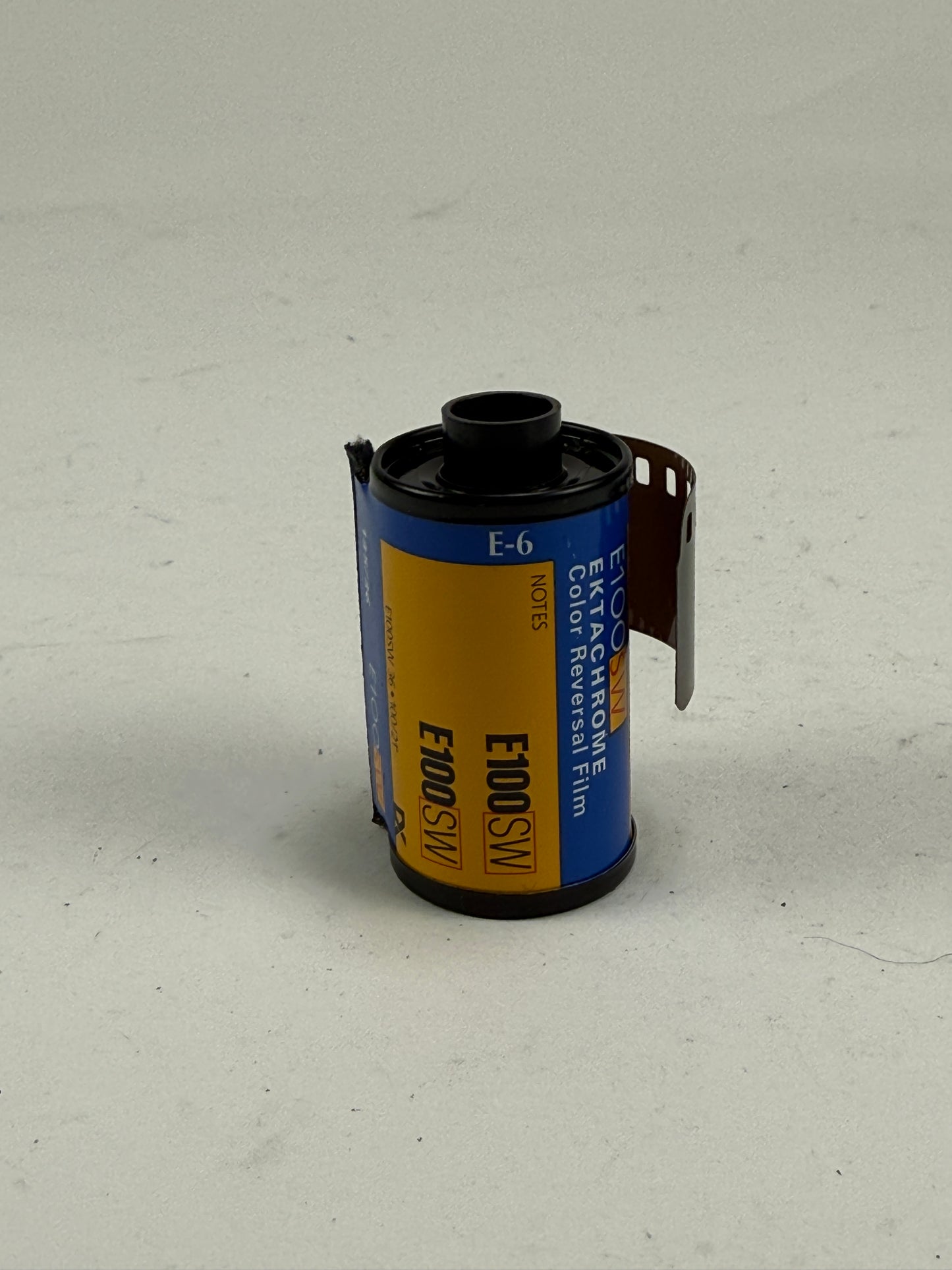 Kodak Ektachrome E100SW ISO 100 135-36 Color Slide Film 1 Roll
