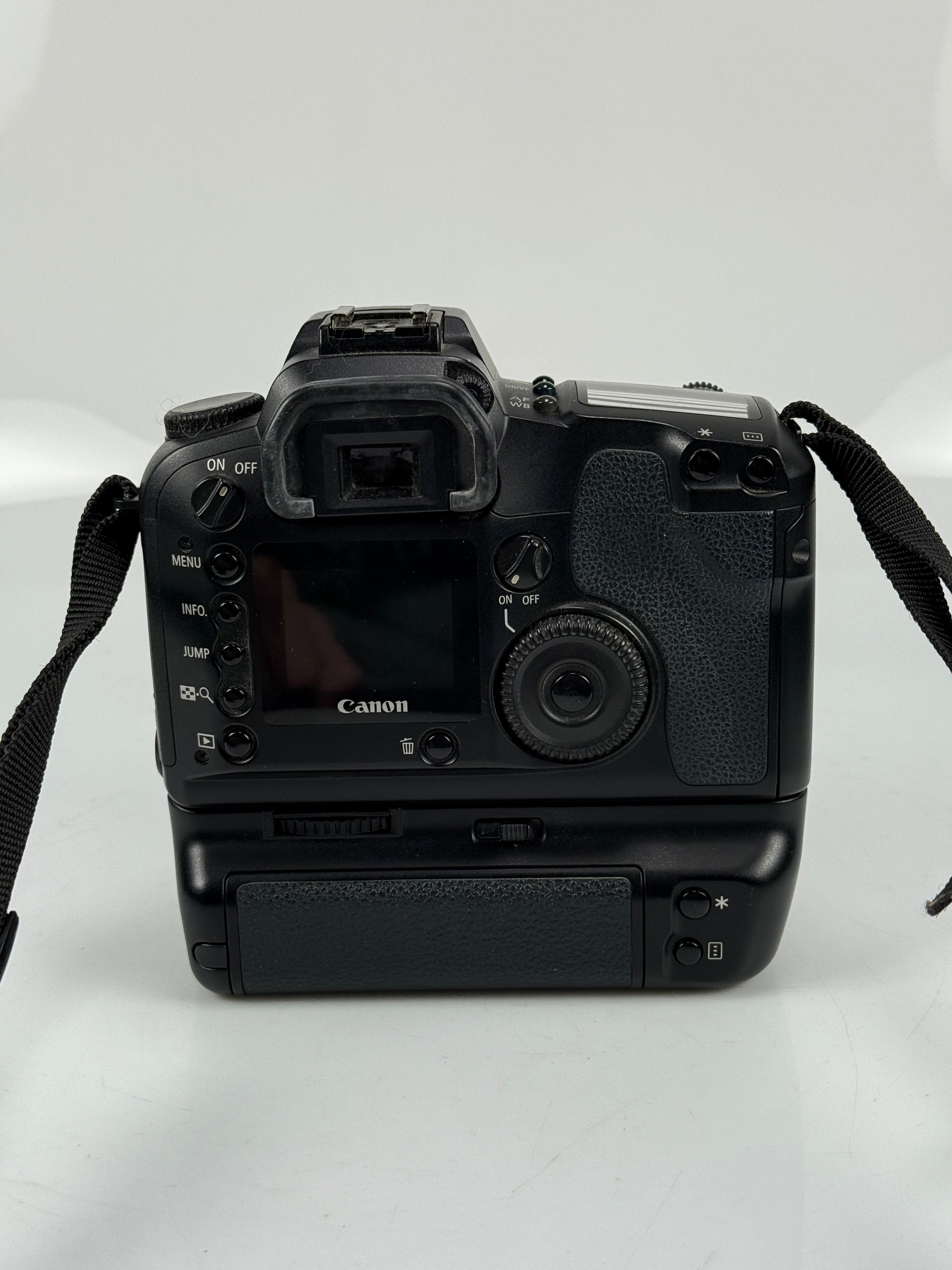 Canon EOS Rebel T5i SLR - Thumbnail 2