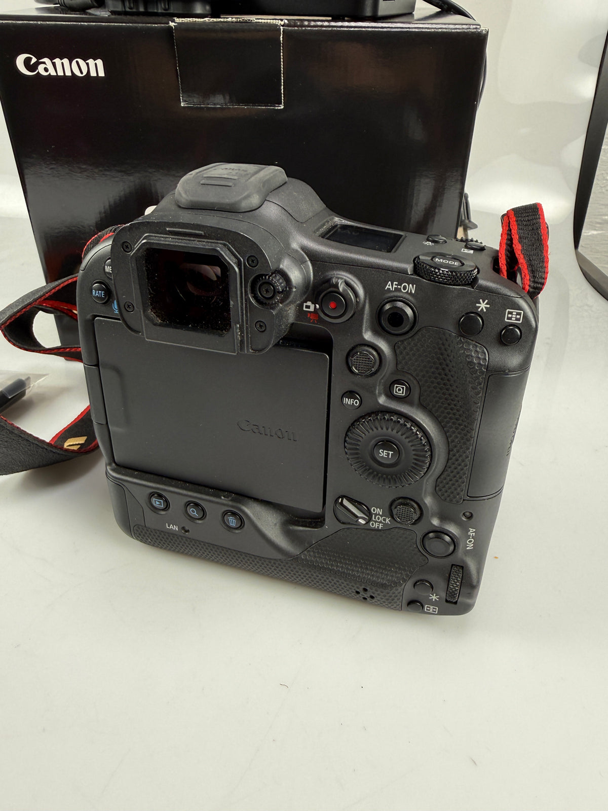 Canon EOS R3 Mirrorless Digital Camera Body Shutter count 3K