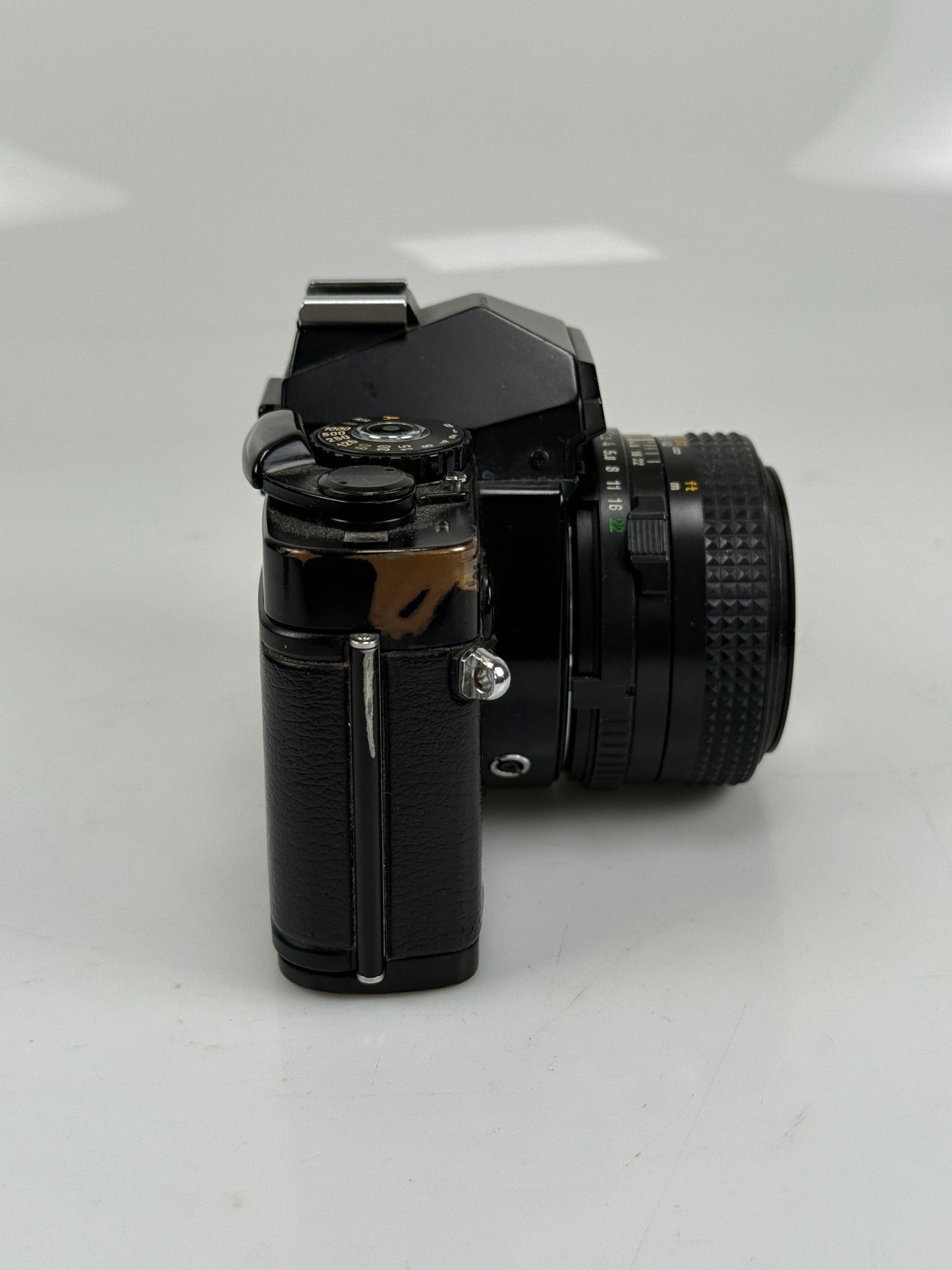 Minolta XG-9 Black 35mm SLR Film Camera Body MD MC SR w/ 50mm f2 kit