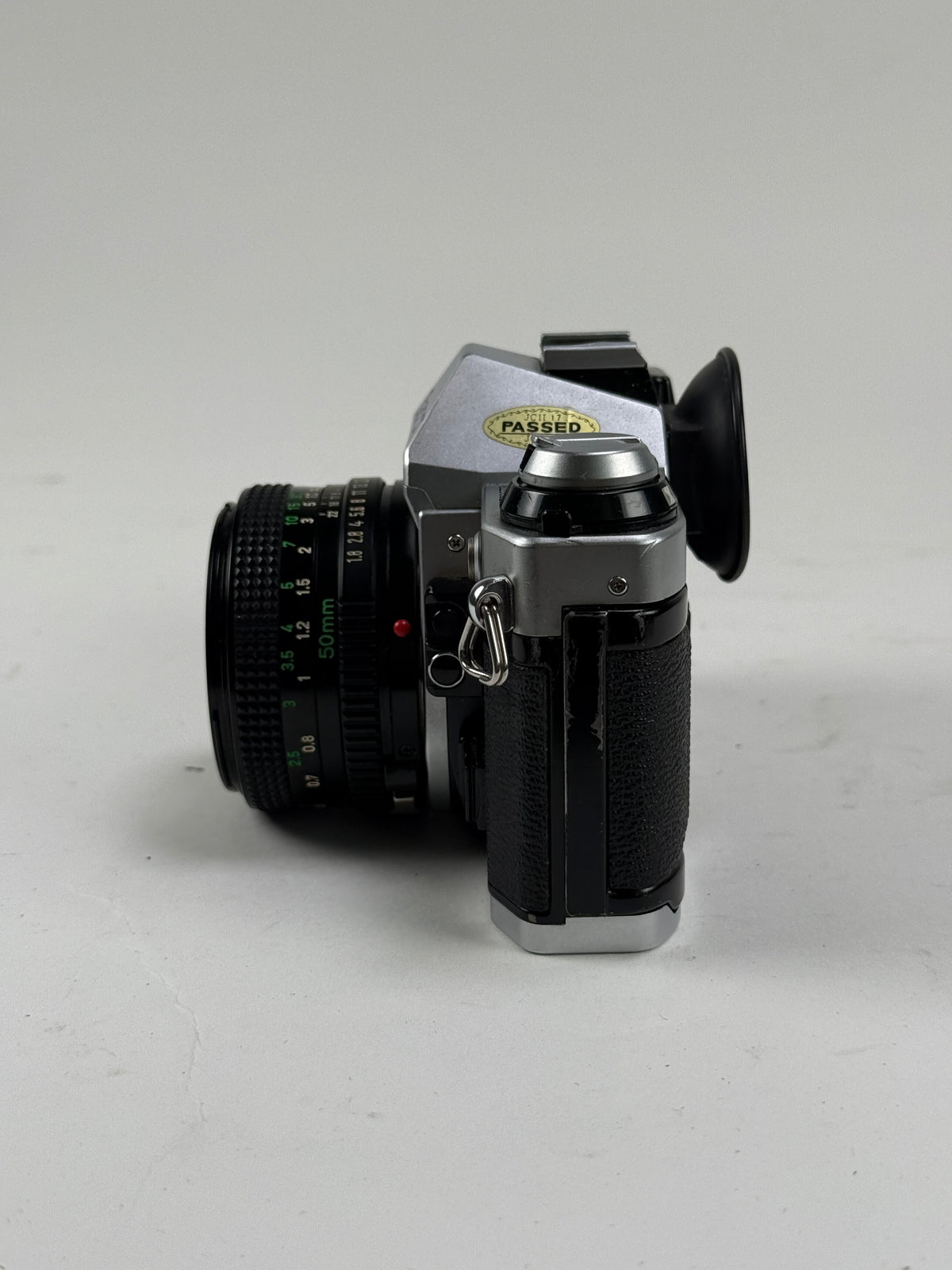 CANON AE-1 PROGRAM chrome SLR 35mm Film Camera with 50mm f1.8 FD KIT