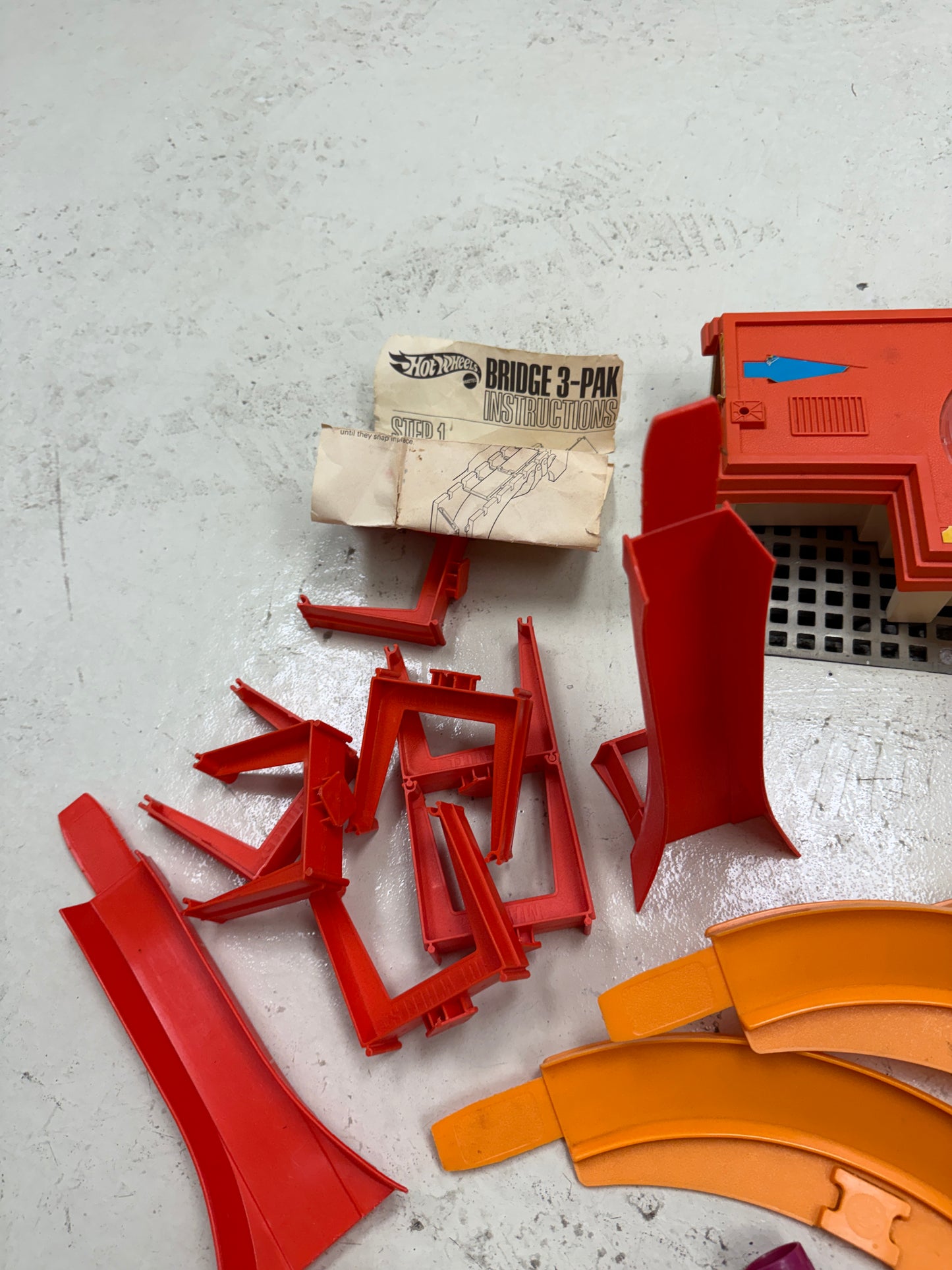 Lot Vintage Hot Wheels Track & Accessories speedometer, Hot Turn, hot curve, etc