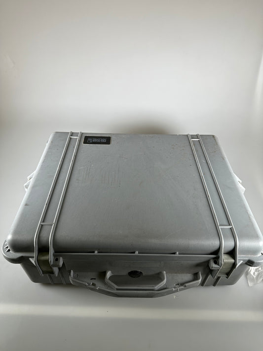 Pelican 1600 Case Rugged Waterproof Crushproof Transport Protection Carry with foam gray/grey