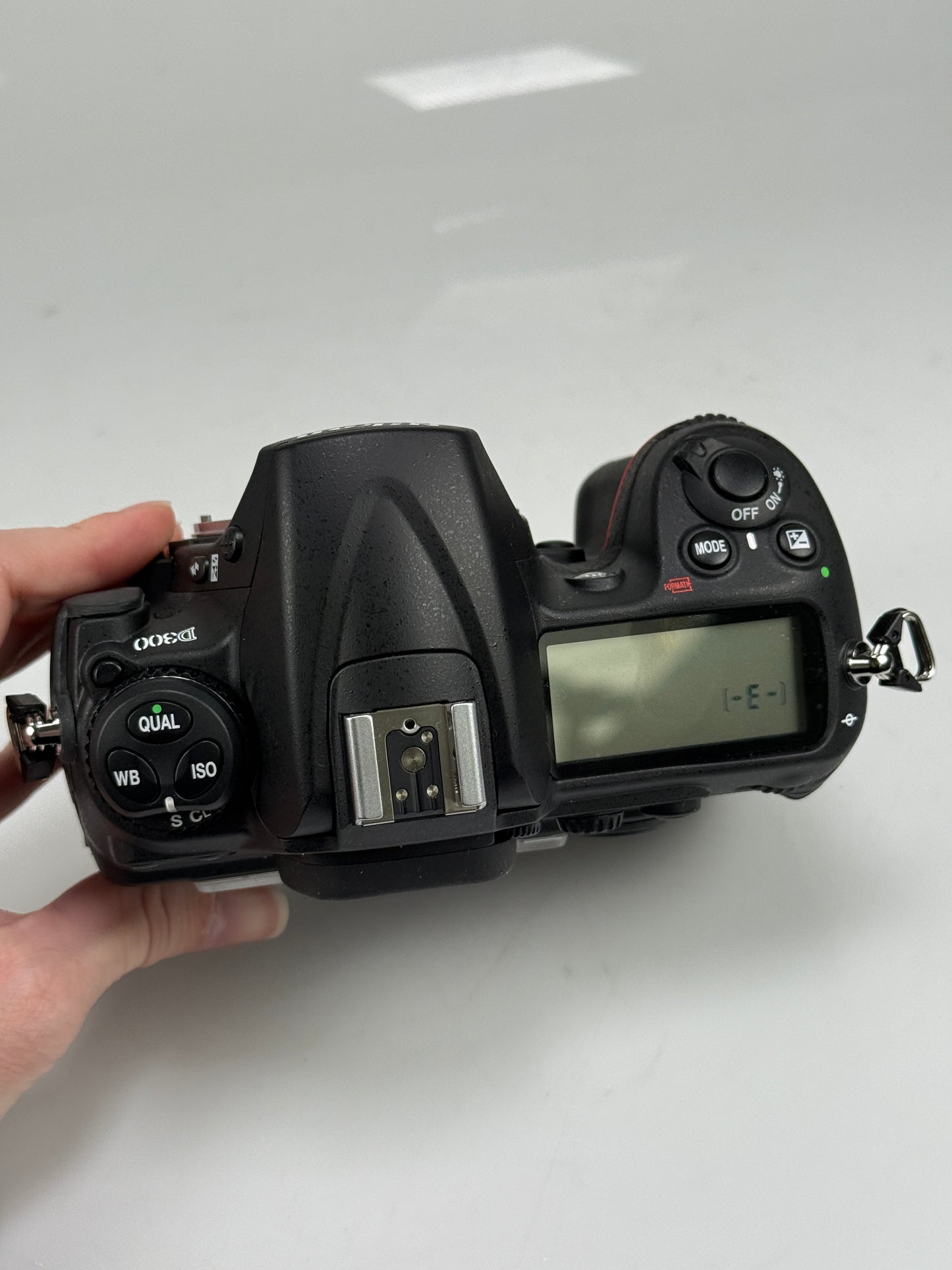 Nikon D300 12.3MP Digital SLR Camera Body SC: 1659