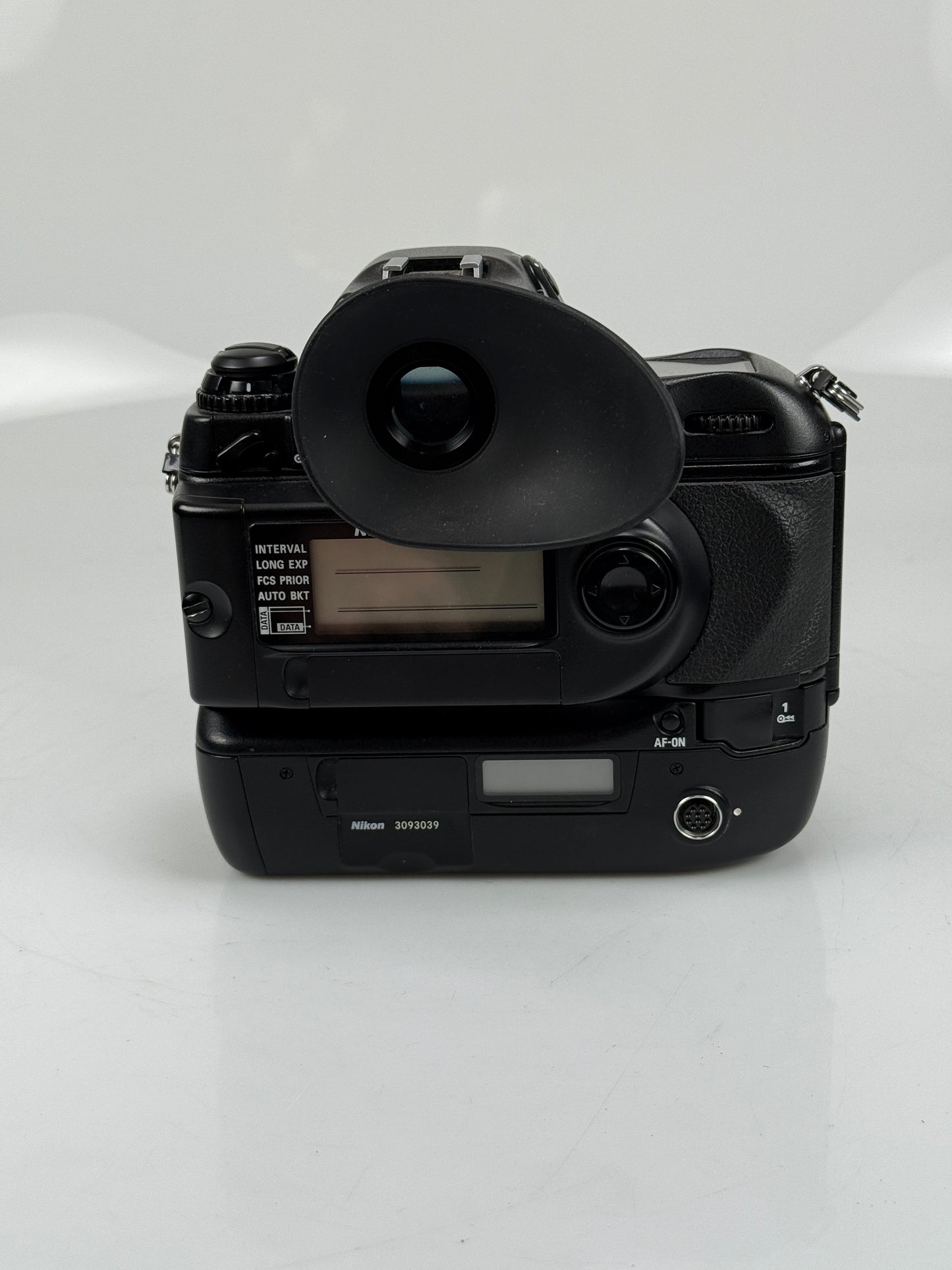 Nikon F5 AF SLR Film Camera Body with data back