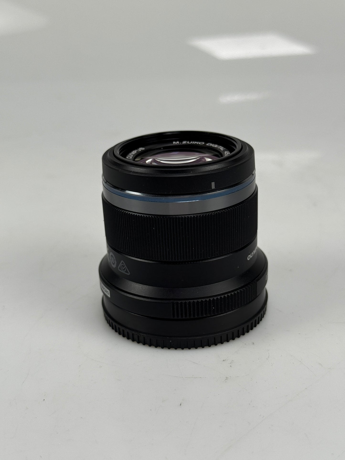 Olympus M.Zuiko Digital 45mm F1.8 Lens for Micro Four Thirds black