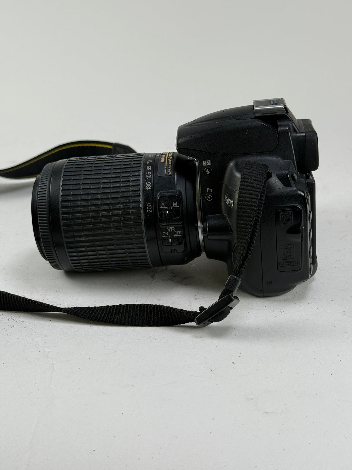 Nikon D5000 DSLR digital Camera kit 18-55mm, 55-200mm lens, case