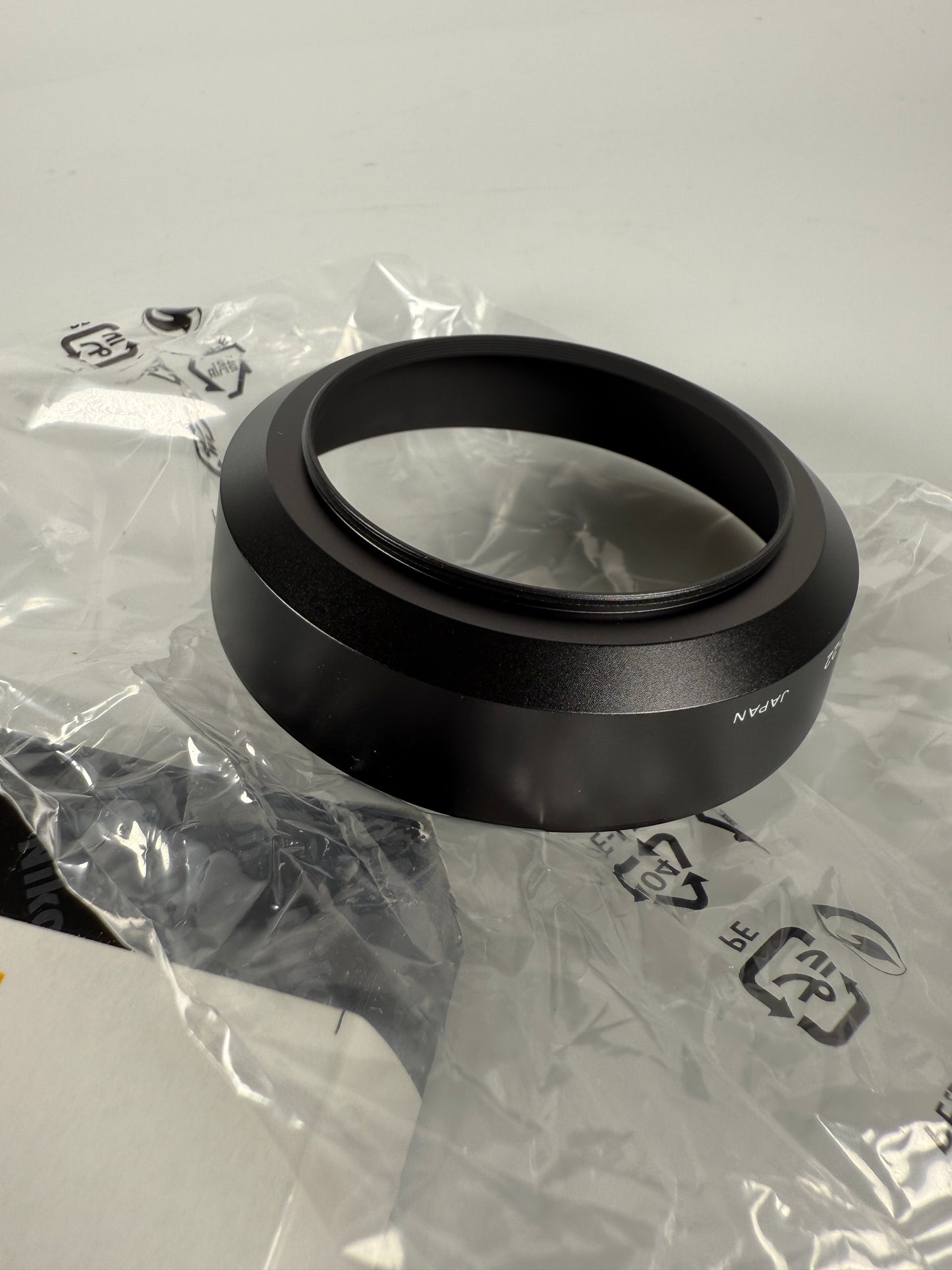 Nikon HN-22 Lens Hood Shade for 60mm f2.8 D AF, 35-135mm f3.5-4.5
