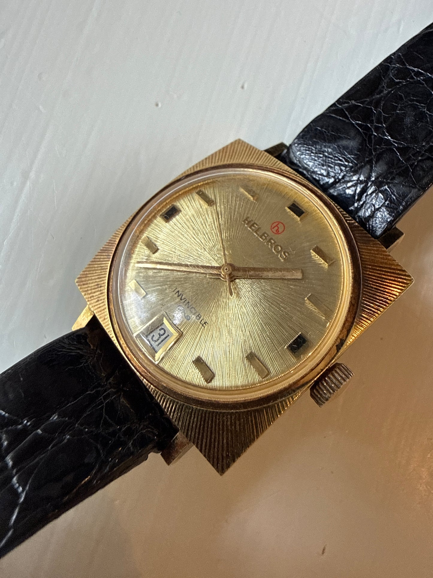 Vintage Helbros Invincible Date 17 Jewel Gold Sunburst Dial & Case Men’s Watch