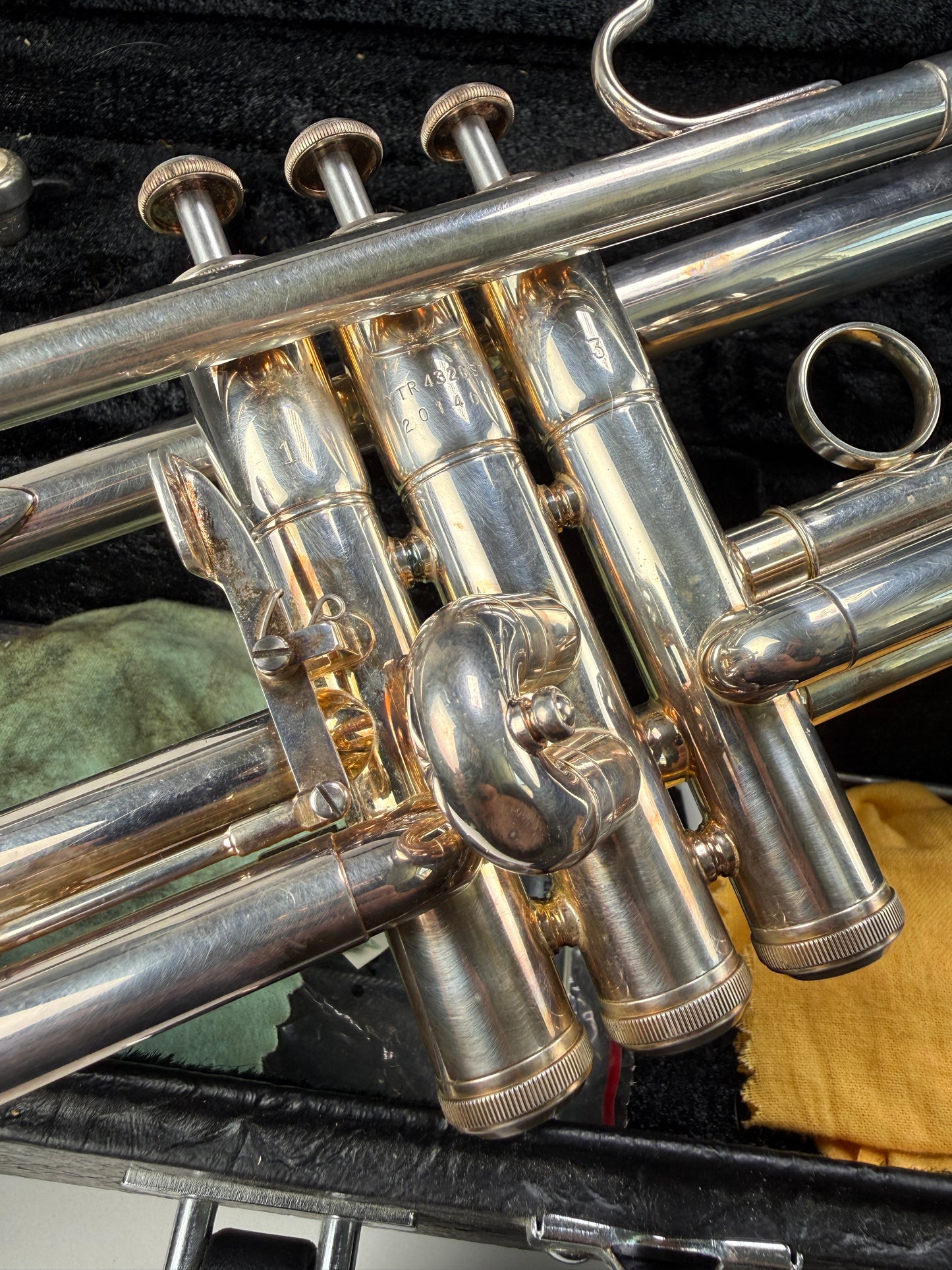 Yamaha Silver Trumpet YTR4320ST with case and 11C4-7C mouthpiece