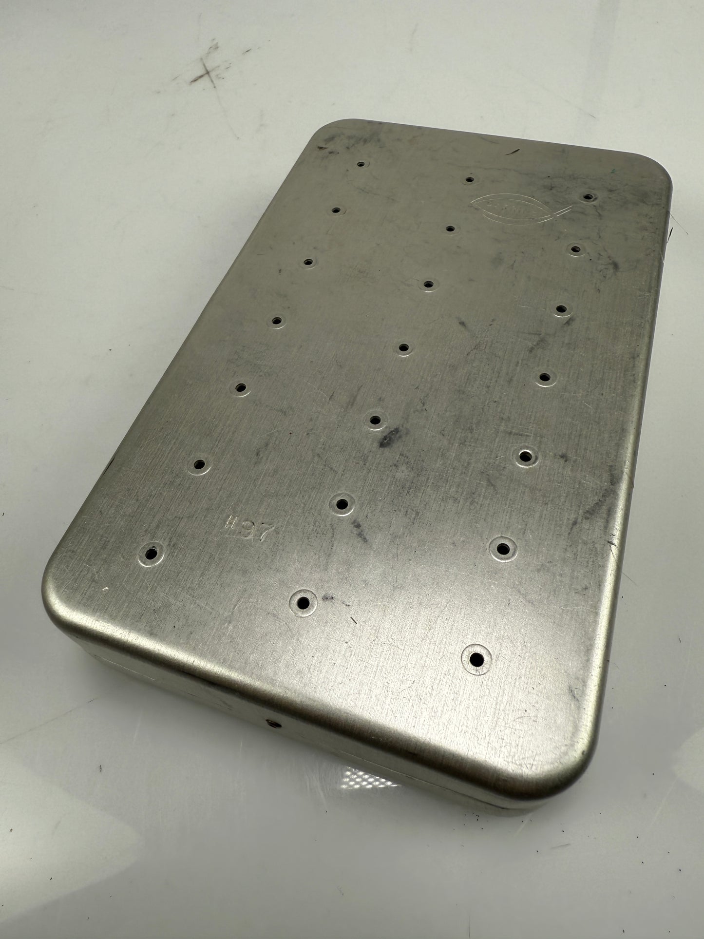 Perrine metal # 97 Fly Box. W/ wet Flies