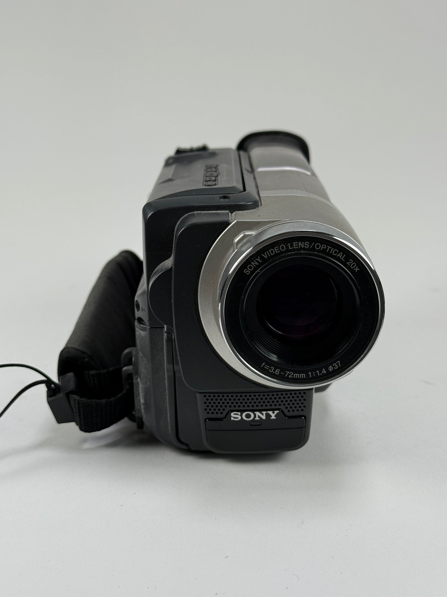Sony Handycam CCD-TRV108 Hi8 Camcorder Player Video Recorder