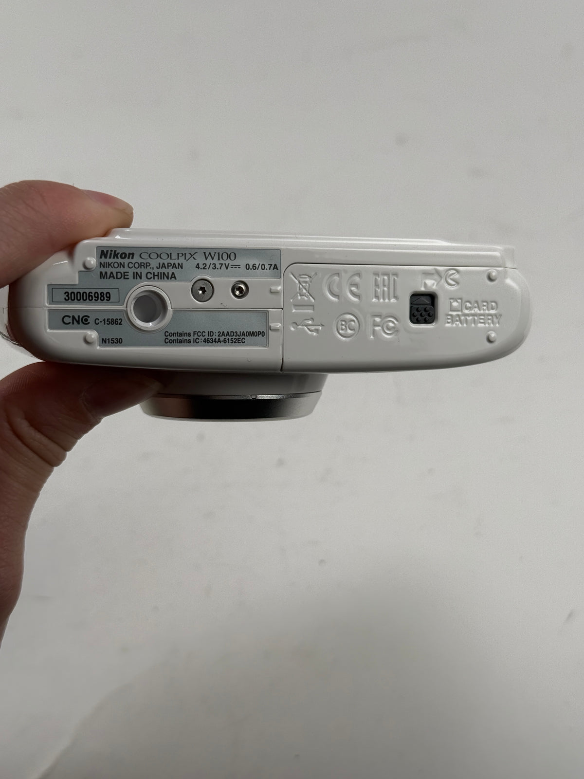 Nikon Coolpix W100 13.2MP White Waterproof Camera Boxed