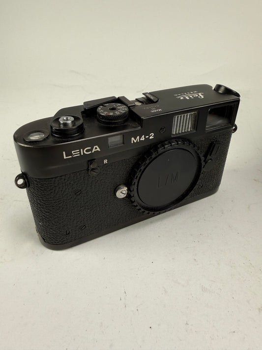 Leica M4-2 35mm rangefinder film camera black “Made in Canada” Rare V1