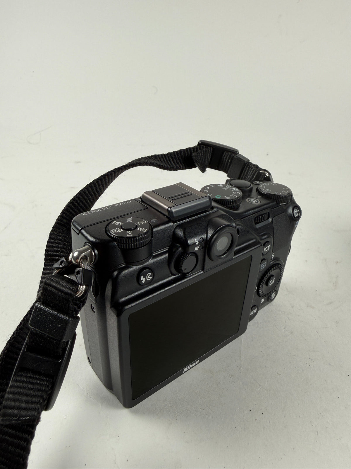 Nikon Coolpix P7000 10.1MP Digital Camera w/7.1x Zoom Point & shoot