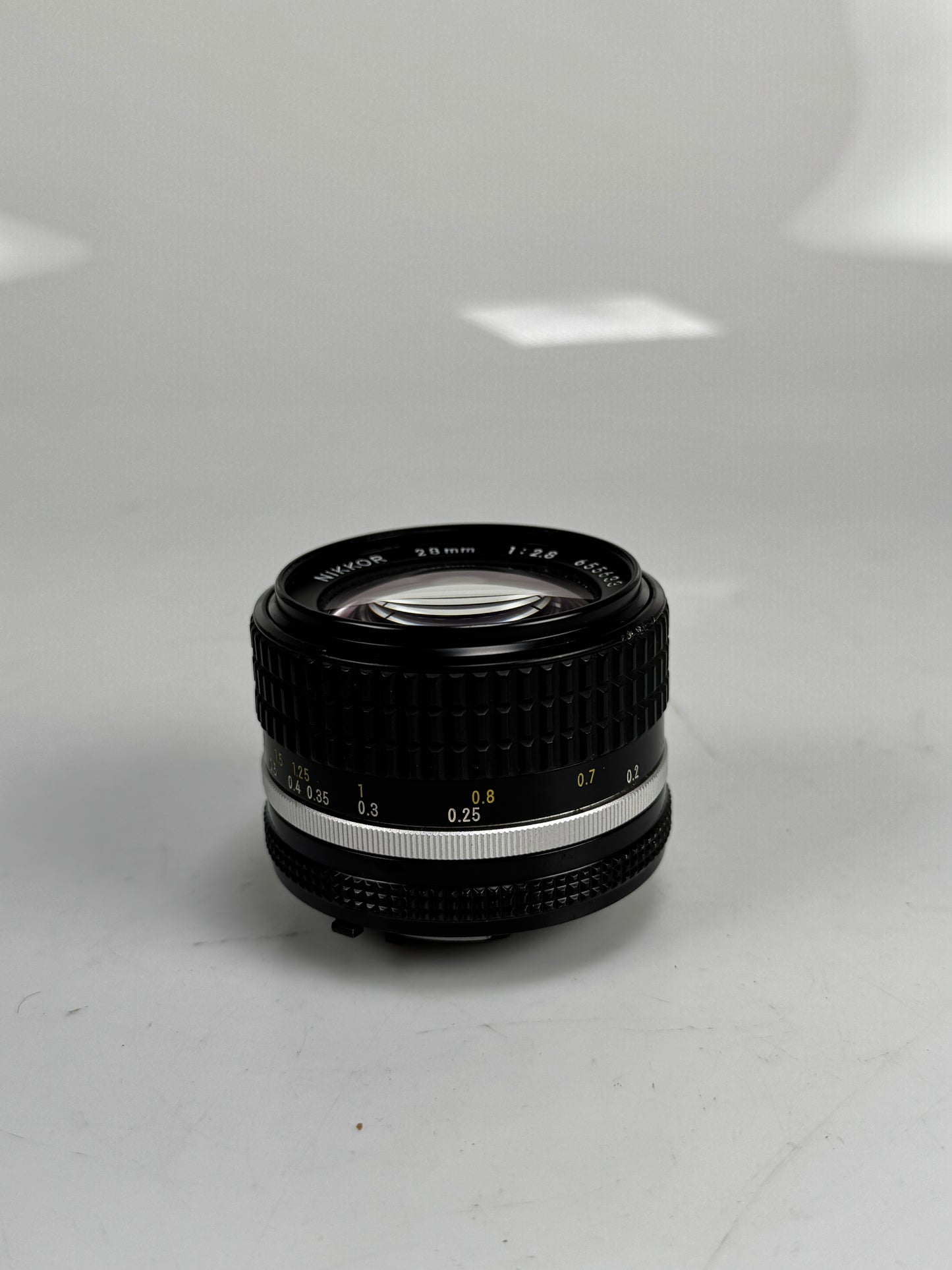Nikon Ai-s ais Nikkor 28mm f2.8 Wide Angle MF Lens