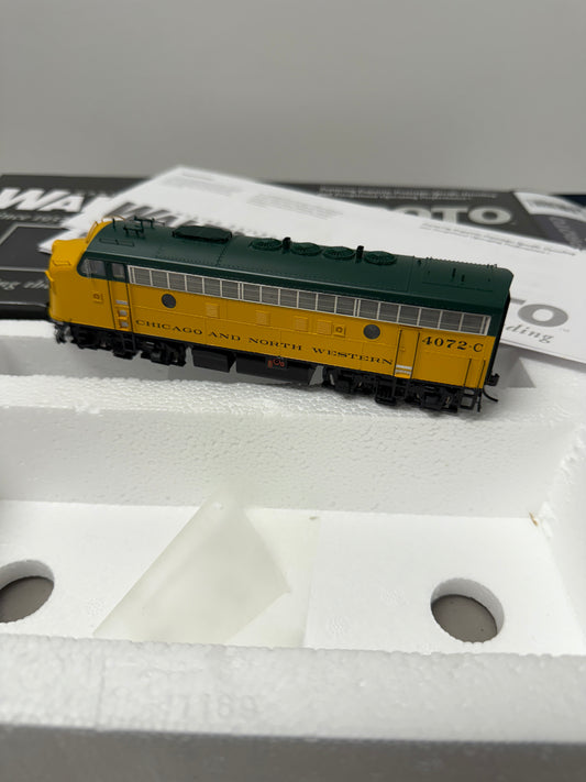 Walthers 920-40694 HO CNW EMD F7A Diesel Locomotive #4072C w/Sound & DCC