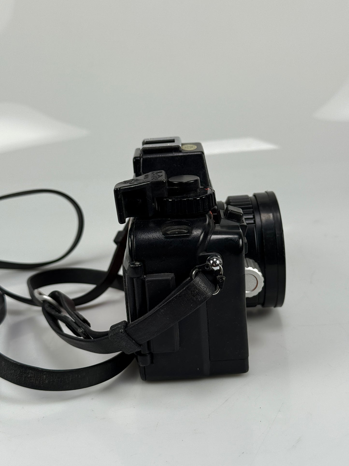 NIKON NIKONOS V Underwater Film Camera 35mm Orange kit with 35mm f2.5