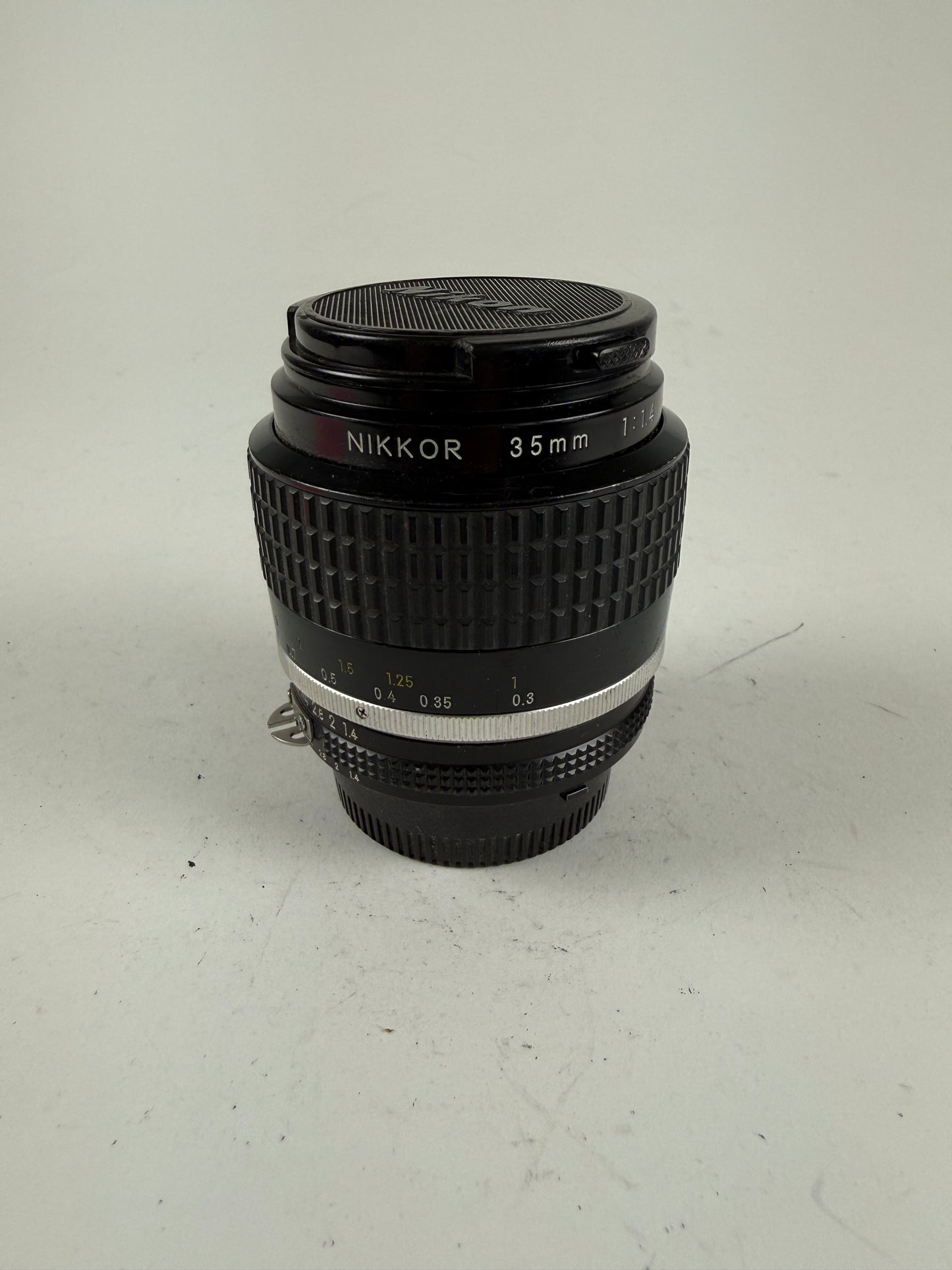 Nikon Nikkor Ais 35mm f1.4 Lens Prime SLR