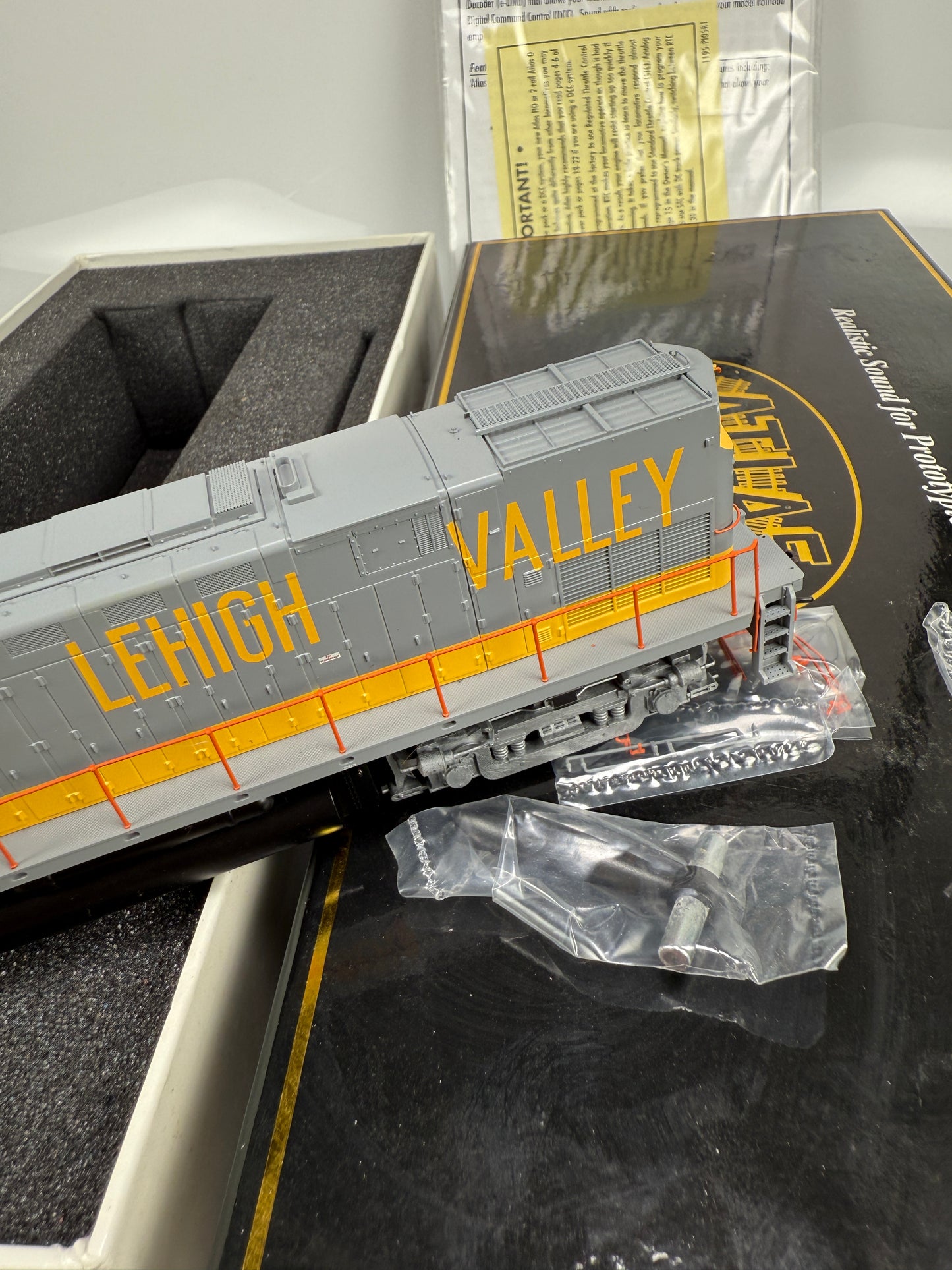 Atlas master gold HO 10000 Lehigh Valley 411 C420 PH1 Locomotive w/ DCC & Sound